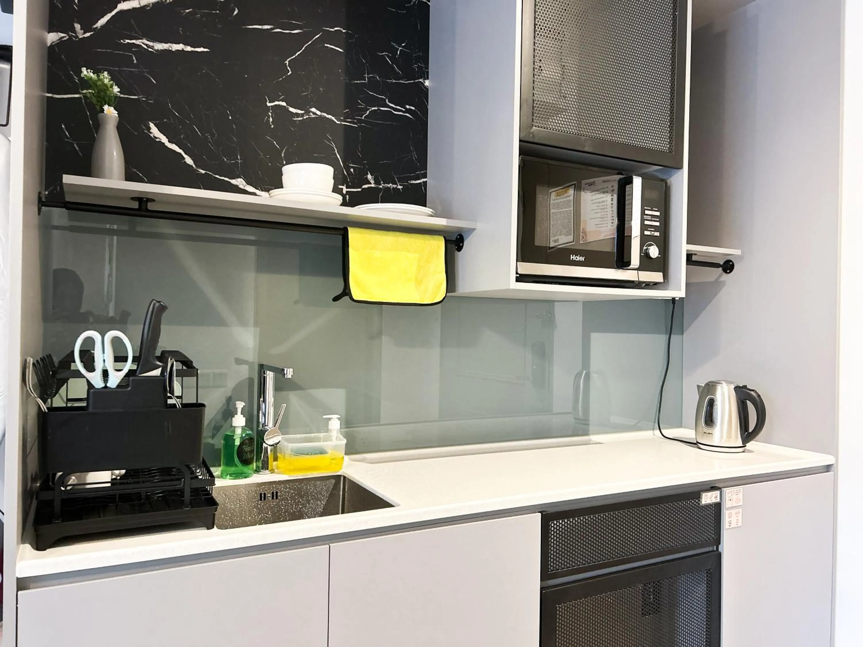 Mossaz by Manhattan Group