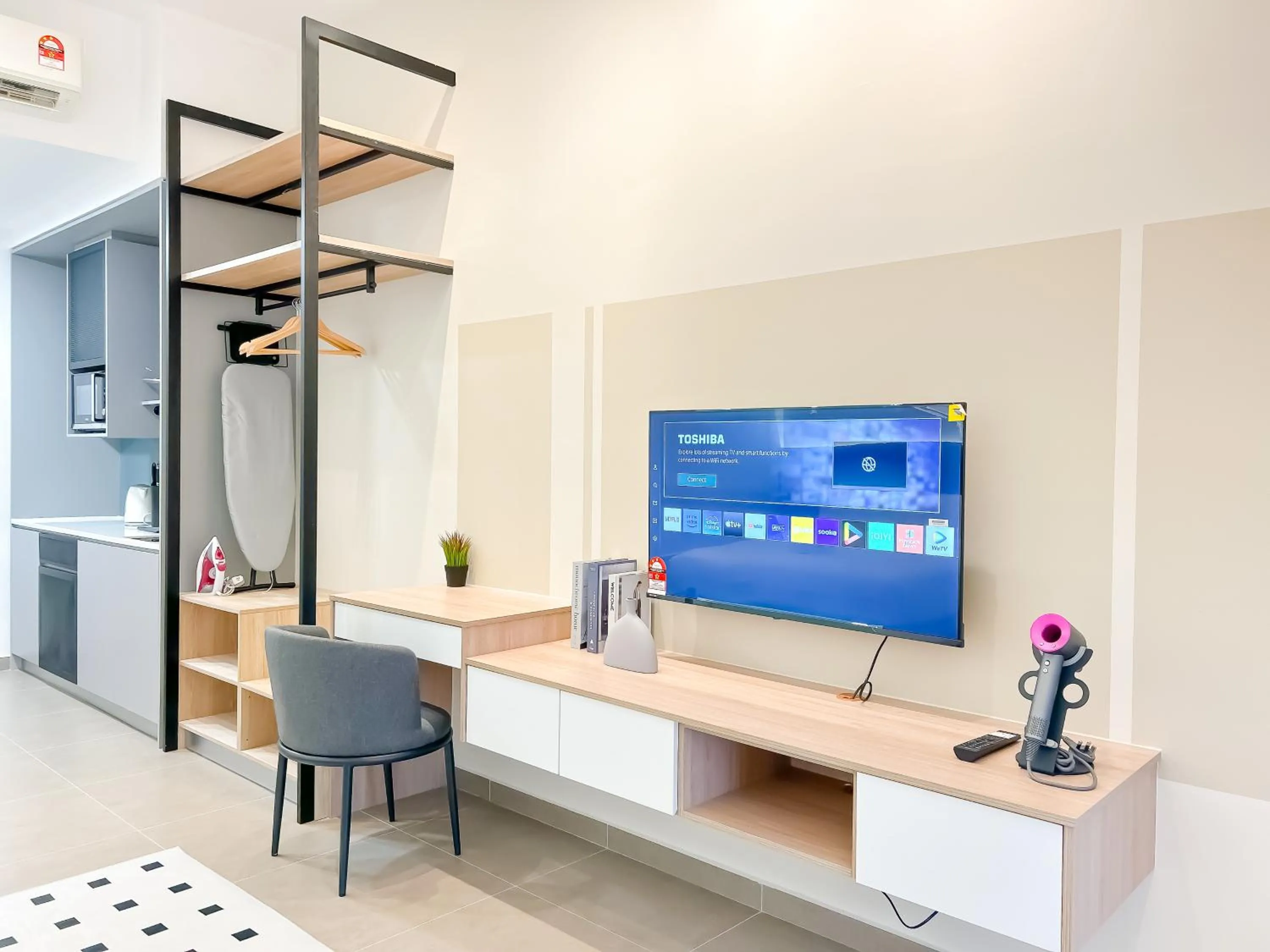 Mossaz by Manhattan Group