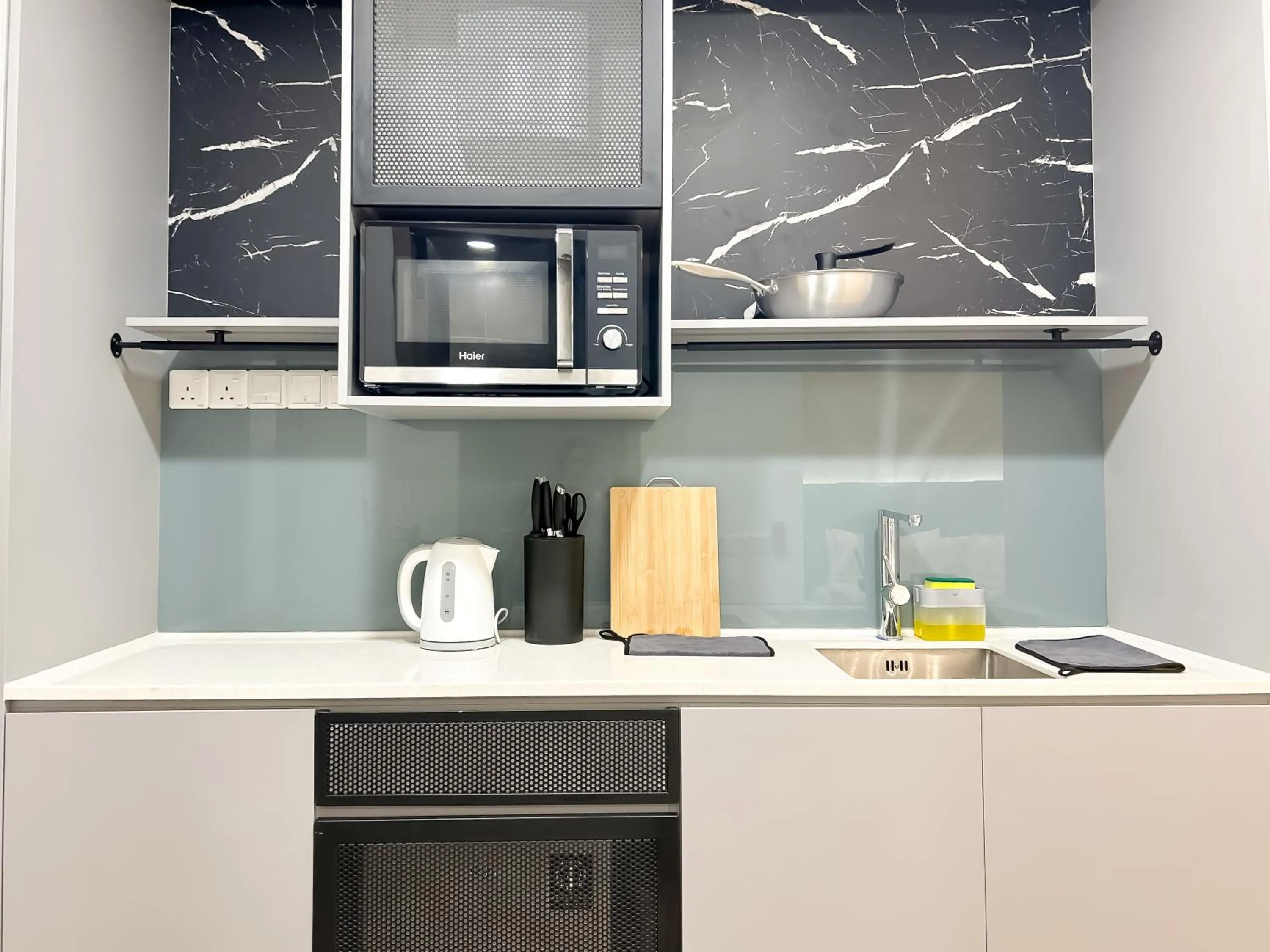 Mossaz by Manhattan Group