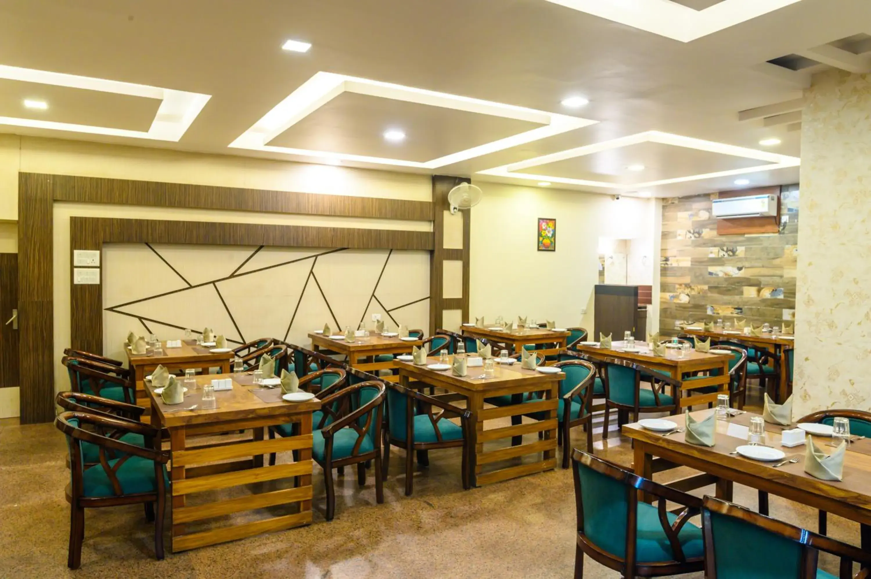Restaurant/places to eat in Biznotel by Pride, Deoghar Restaurant/places to eat in Biznotel by Pride, Deoghar