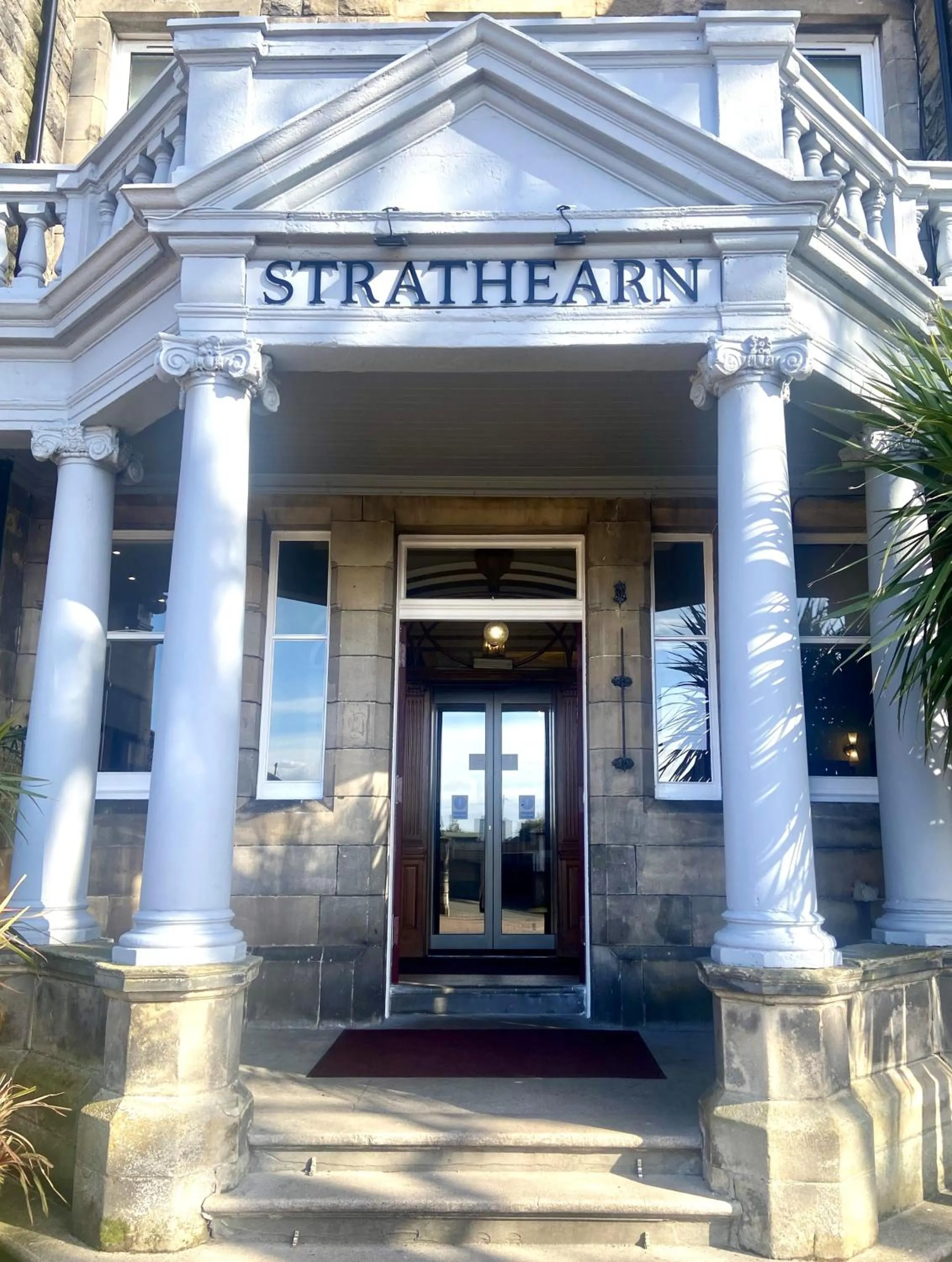 Facade/entrance in The Strathearn Hotel