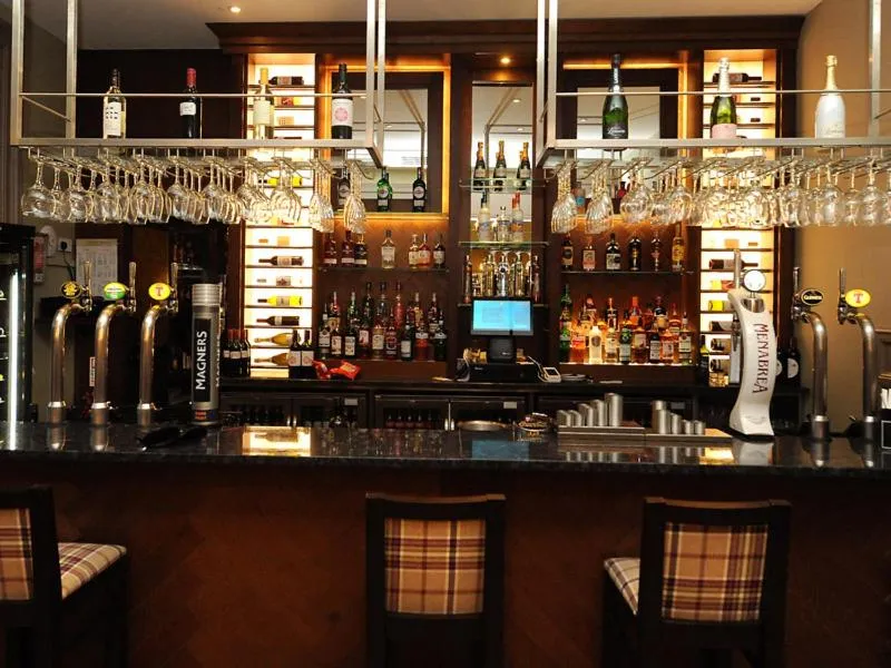 Restaurant/places to eat in The Strathearn Hotel