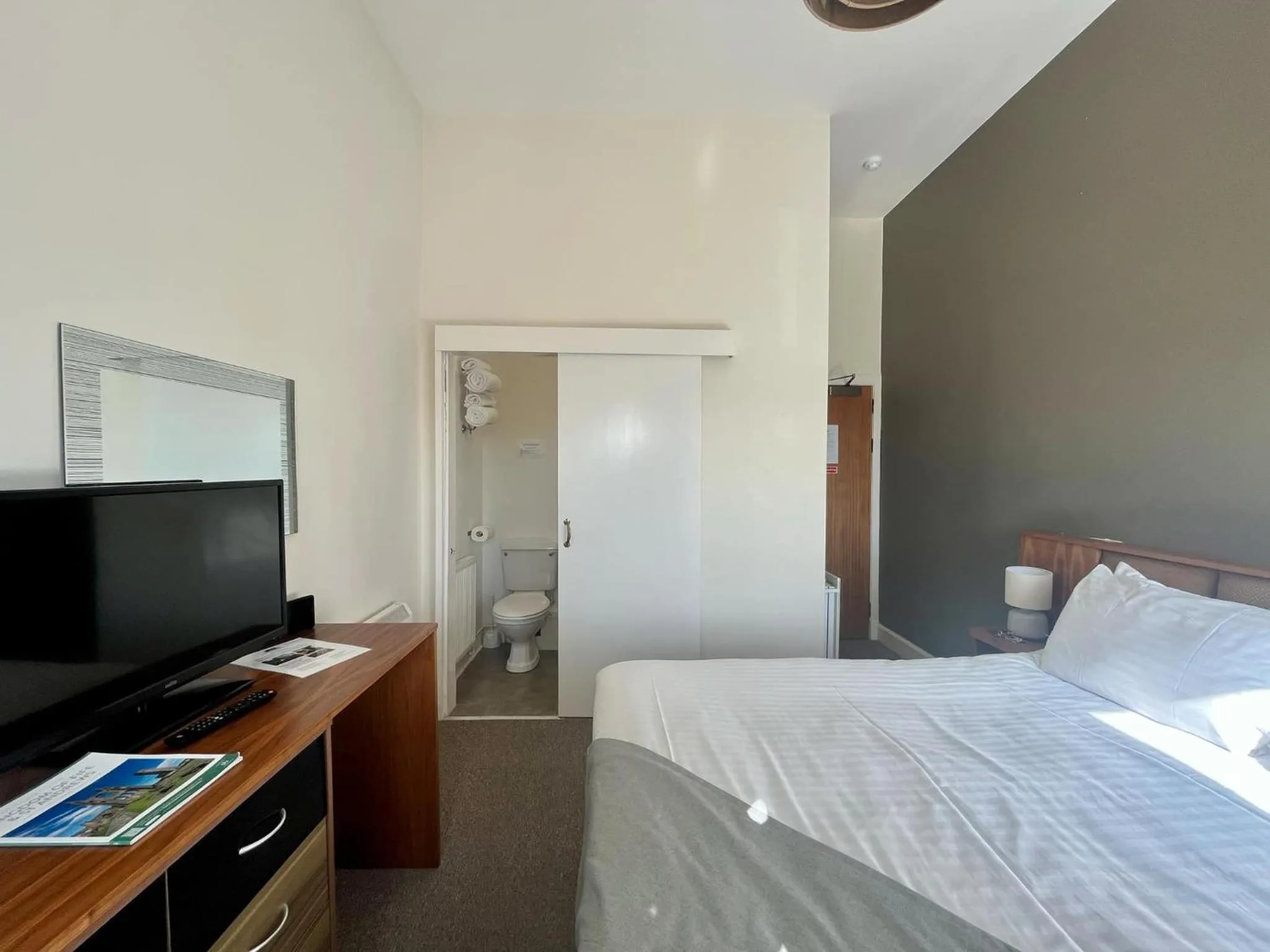 Bed in The Strathearn Hotel