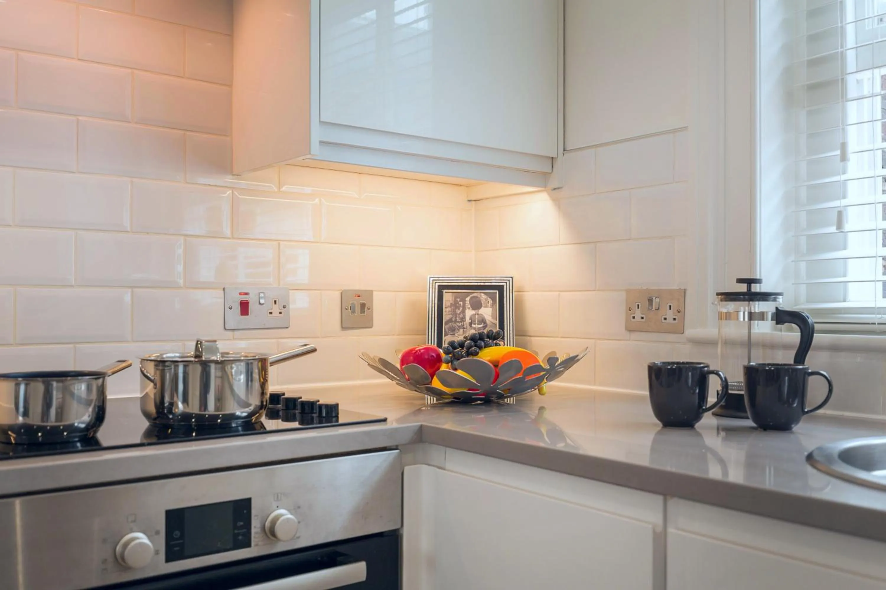 Coffee/tea facilities in Covent Garden 2BR - Urban Chic Apartment