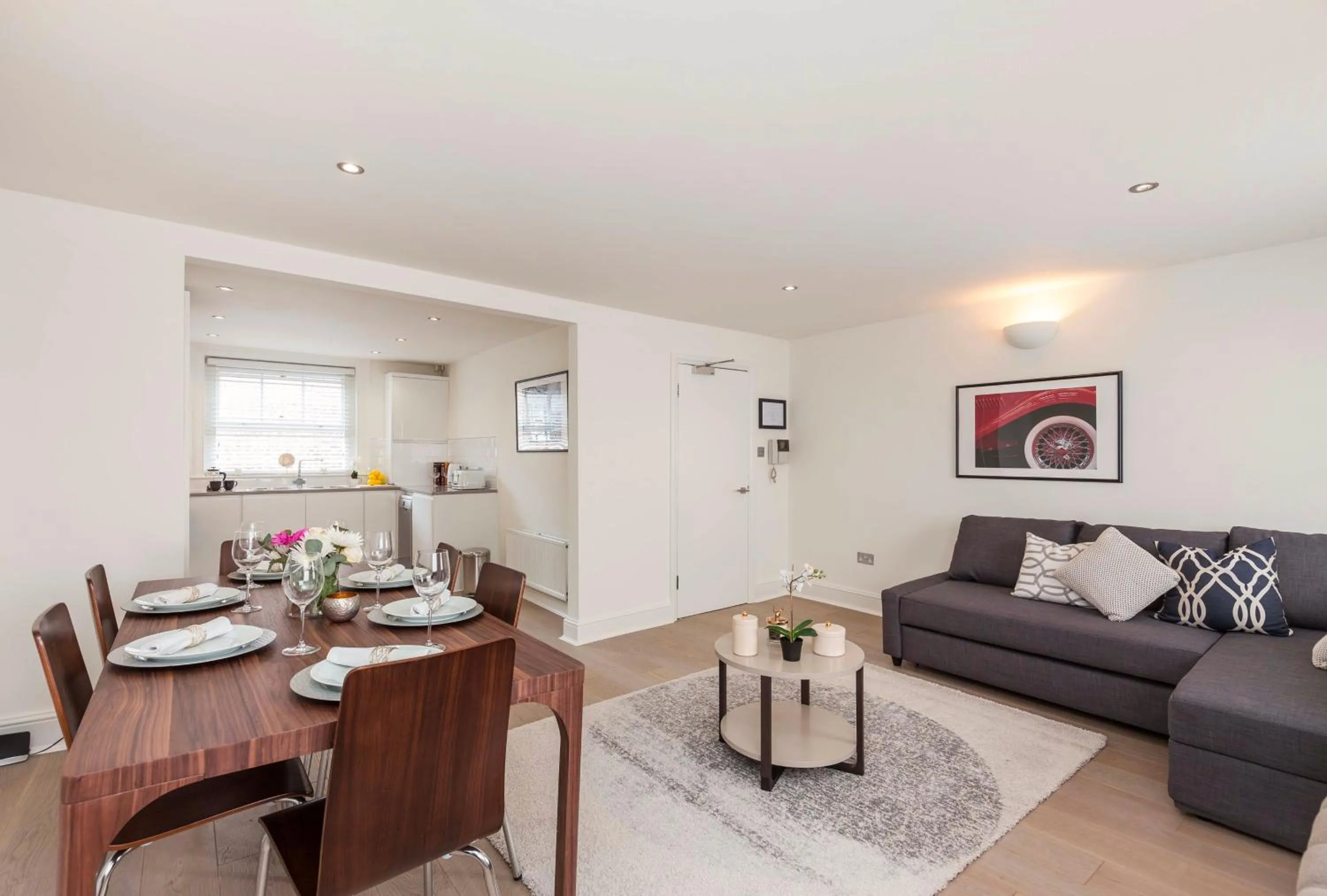 Kitchen or kitchenette in Covent Garden 2BR - Urban Chic Apartment