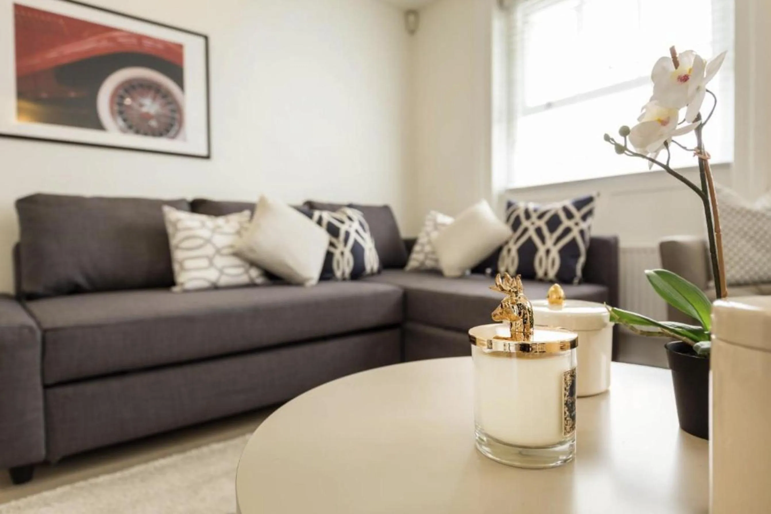 Living room in Covent Garden 2BR - Urban Chic Apartment