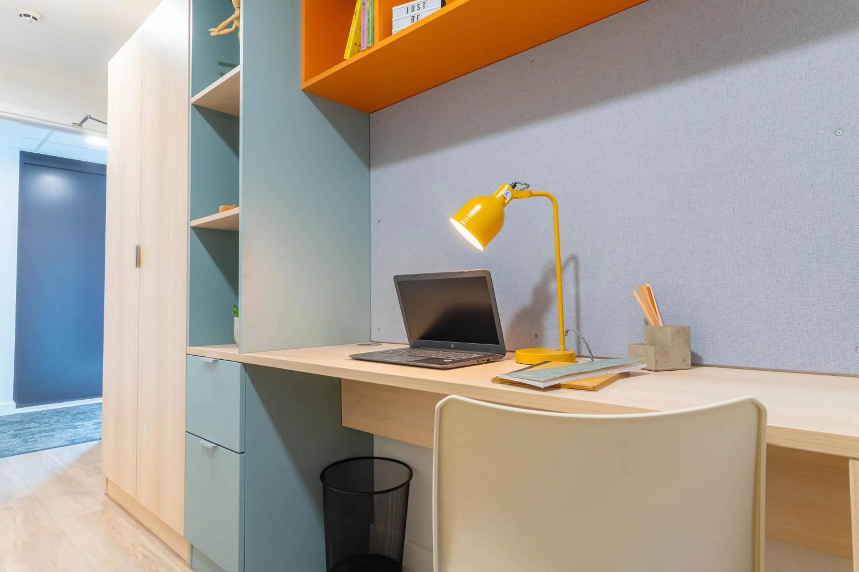 Student Only, Ensuite-in a Stylish Apartment at Signal Place