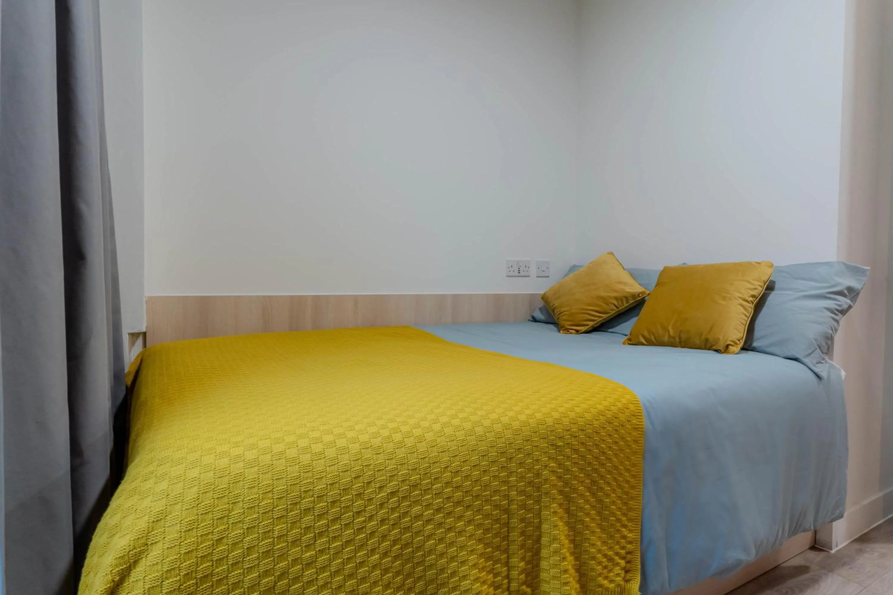 Student Only, Ensuite-in a Stylish Apartment at Signal Place