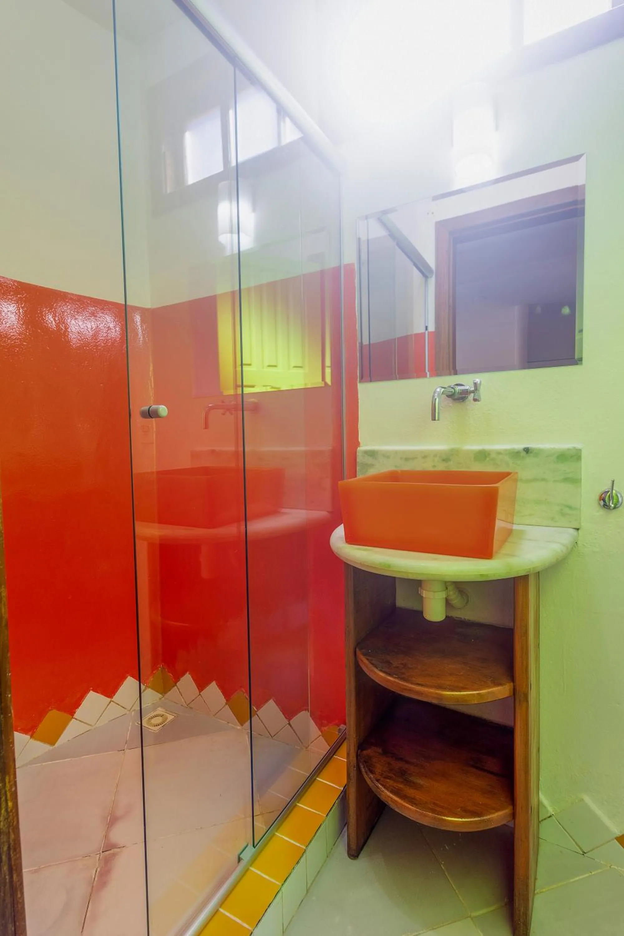 Shower in Cavalo Marinho Flats