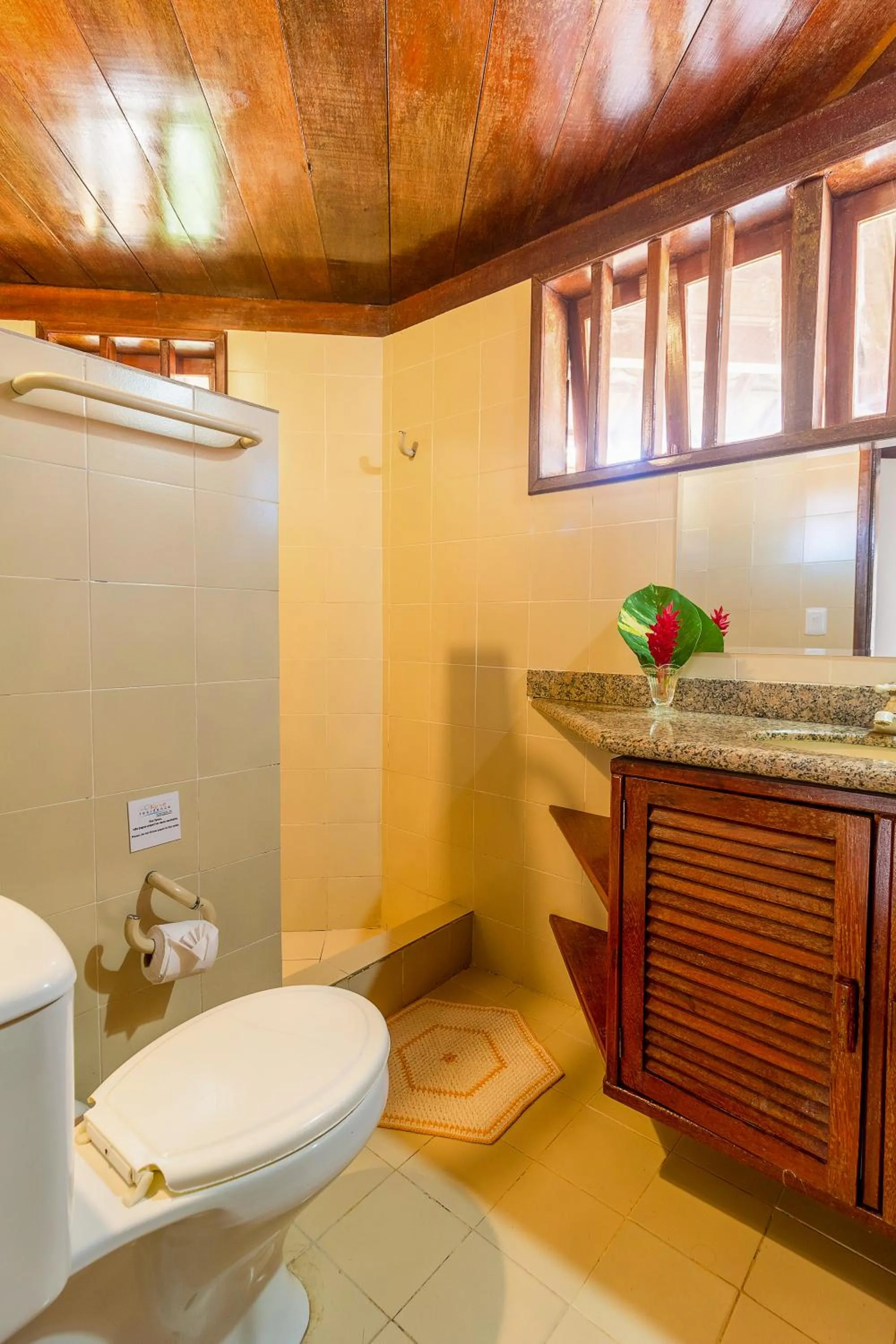 Toilet in Cavalo Marinho Flats