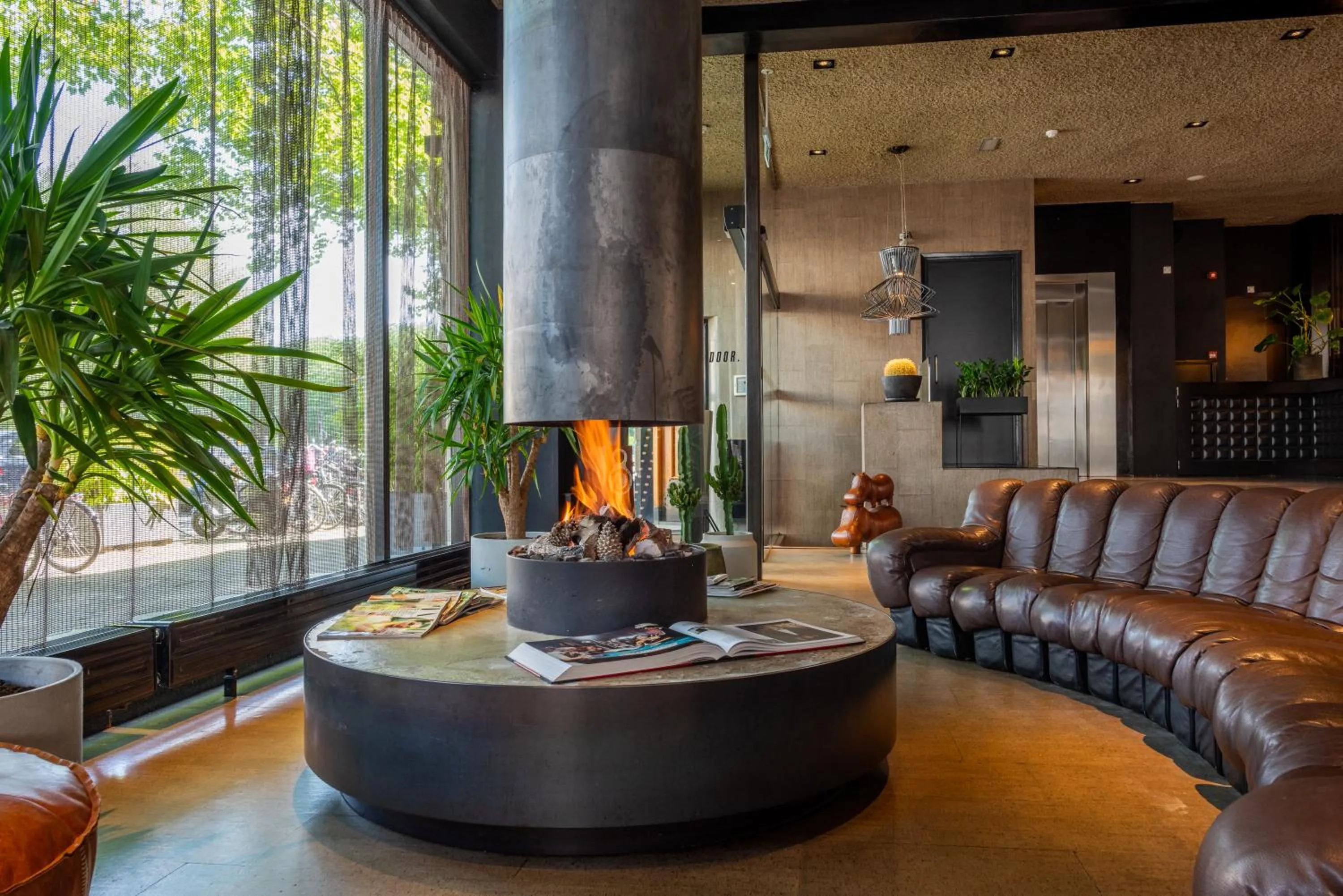 Communal lounge/ TV room in Hotel V Frederiksplein