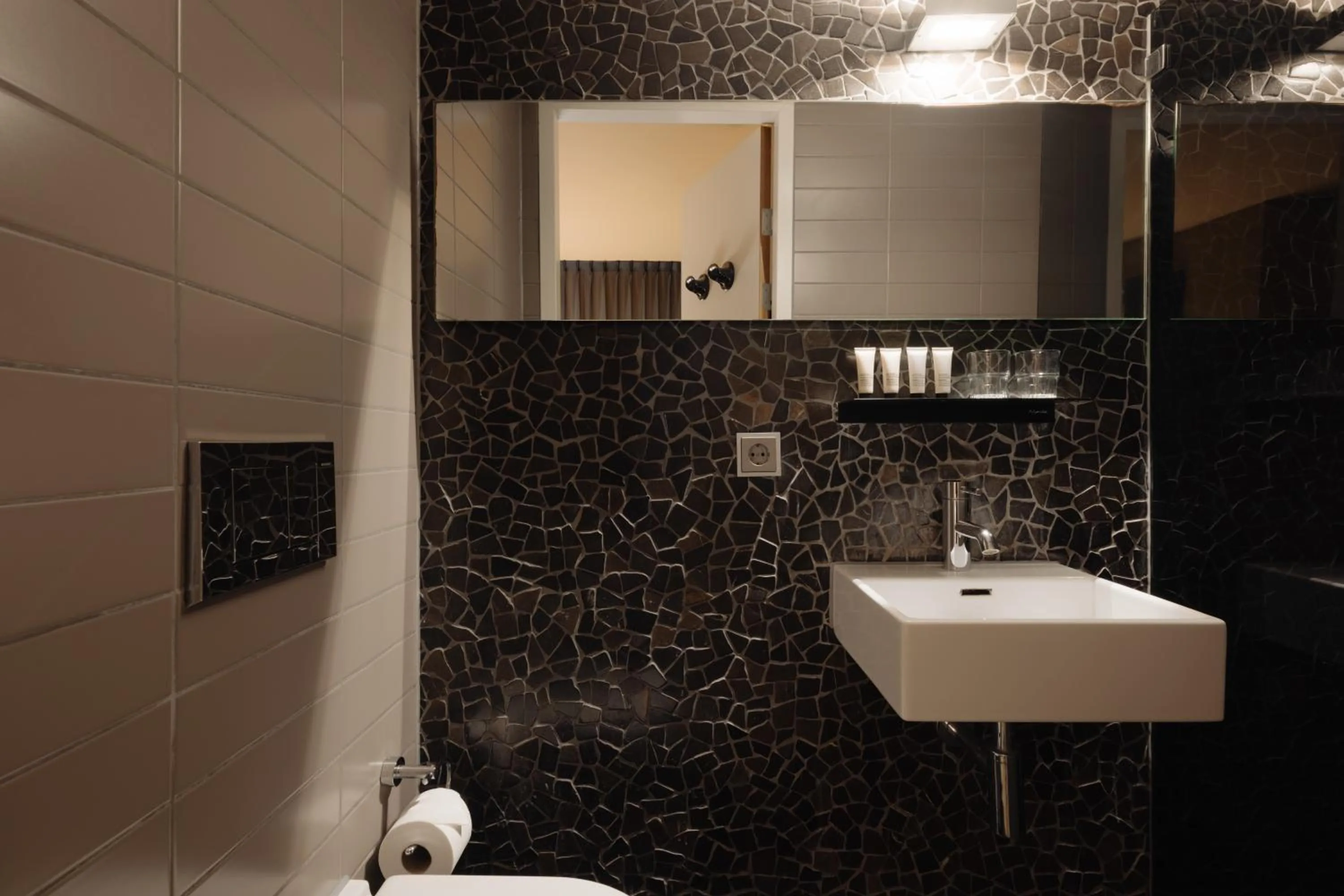 Toilet in Hotel V Frederiksplein