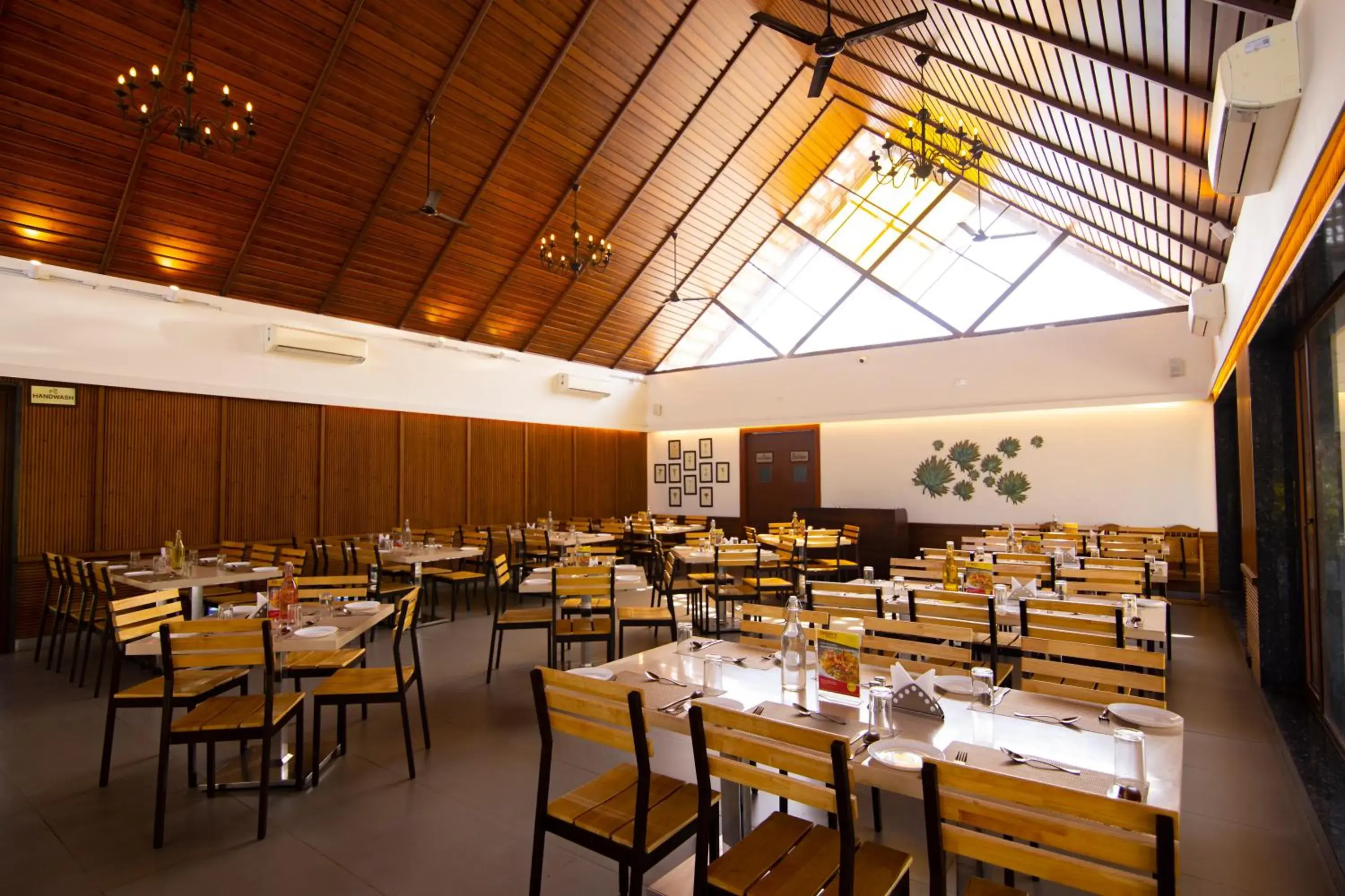 Restaurant/places to eat in LA PALMERA Restaurant/places to eat in LA PALMERA