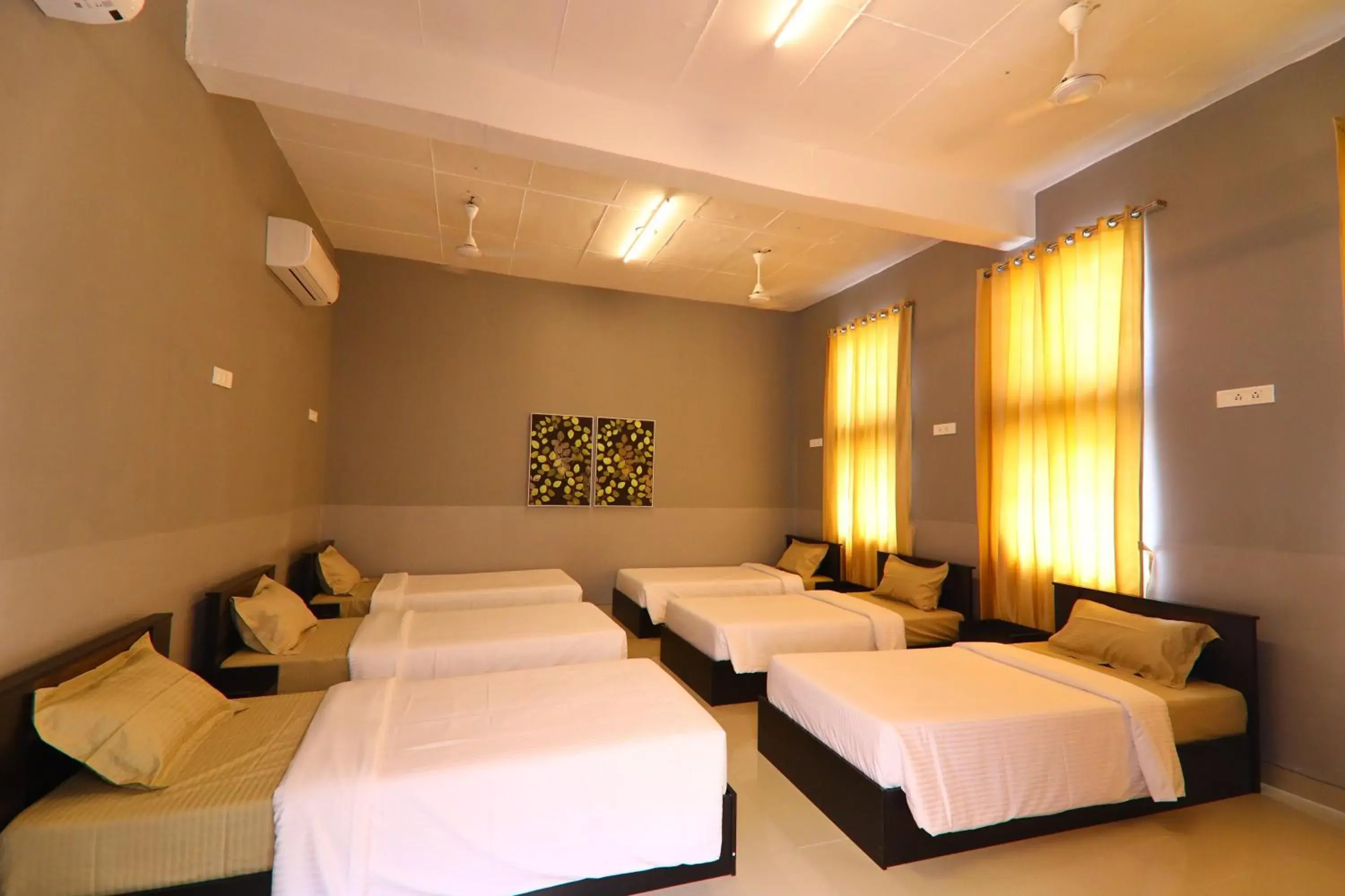 Photo of the whole room, Bed in LA PALMERA Photo of the whole room, Bed in LA PALMERA