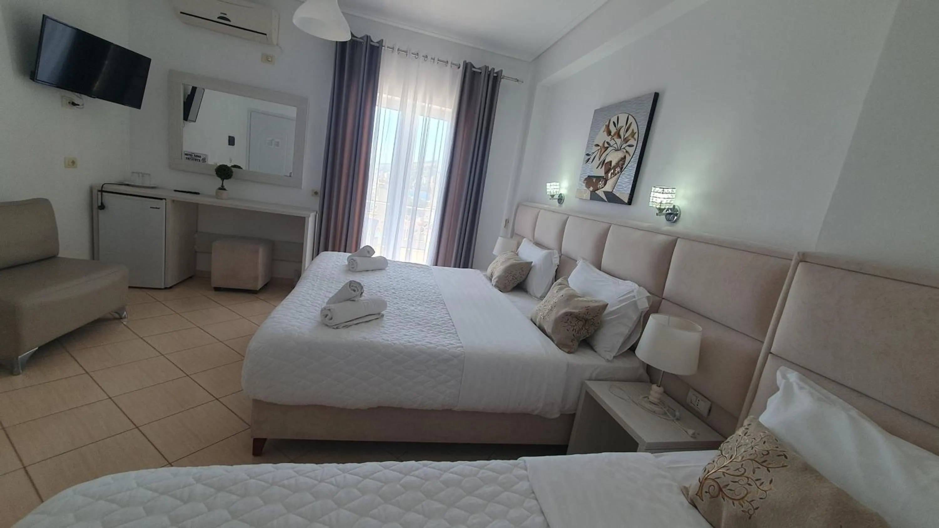 TV and multimedia, Bed in Ceko Hotel