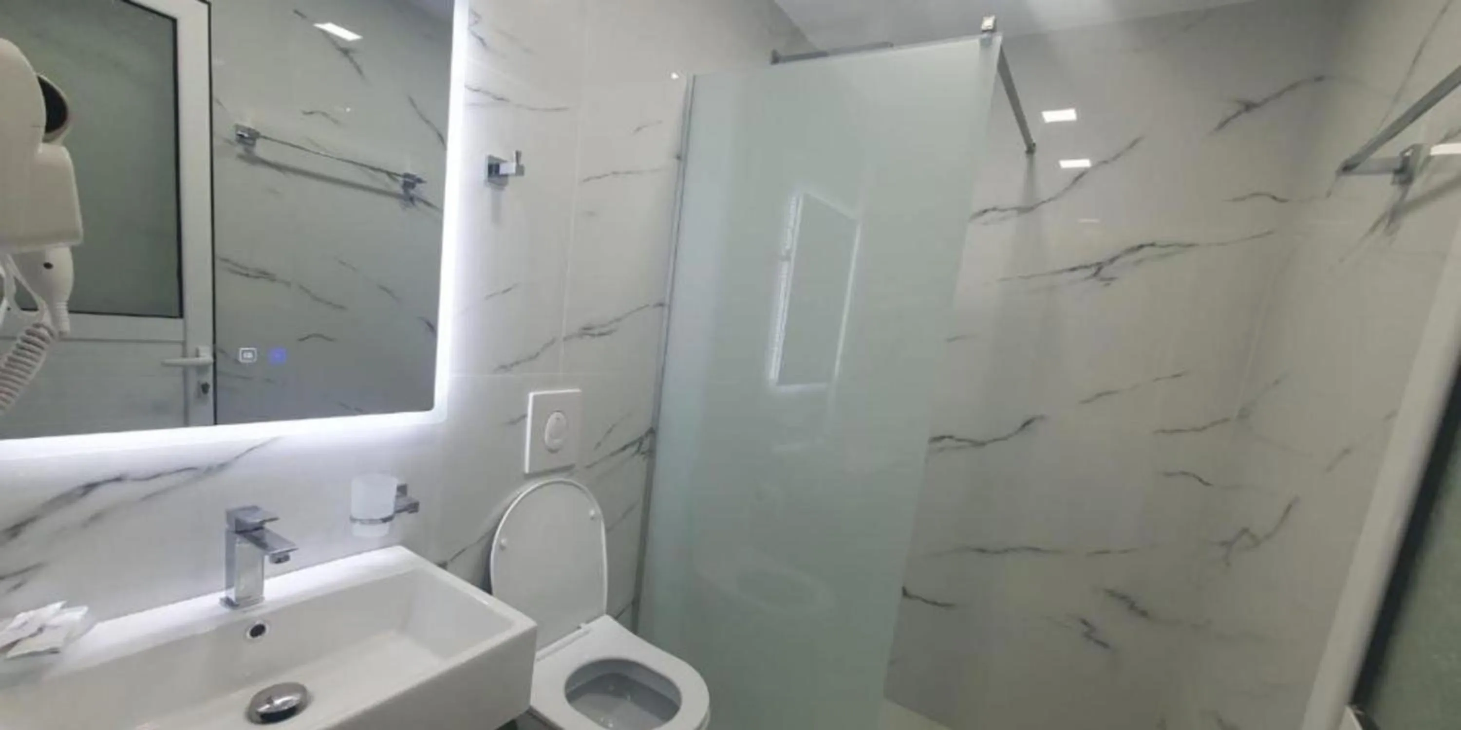 Shower in Ceko Hotel