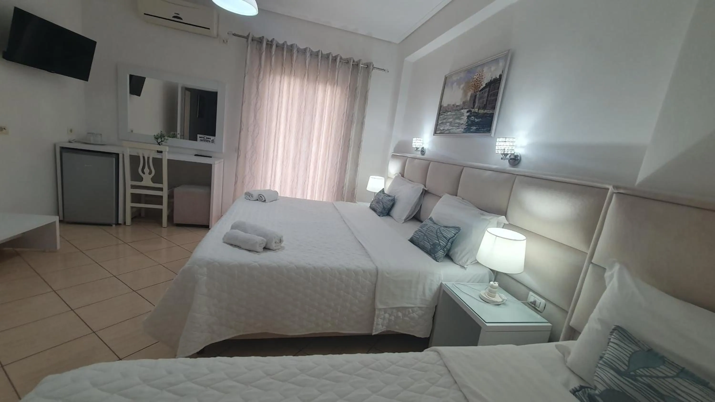 TV and multimedia, Bed in Ceko Hotel