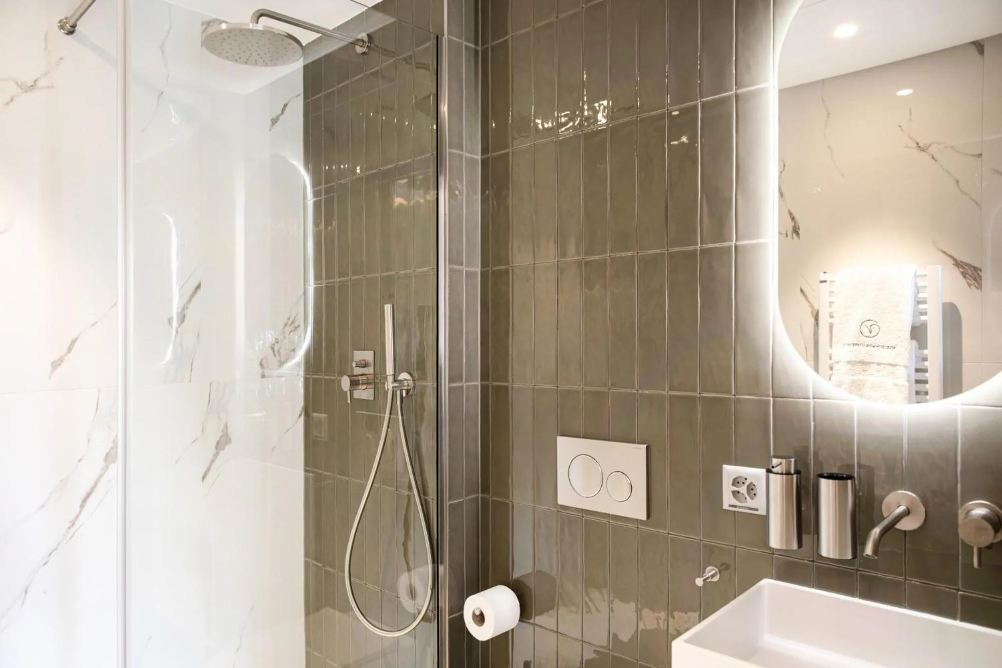 Shower in VISIONAPARTMENTS Lugano - contactless check-in