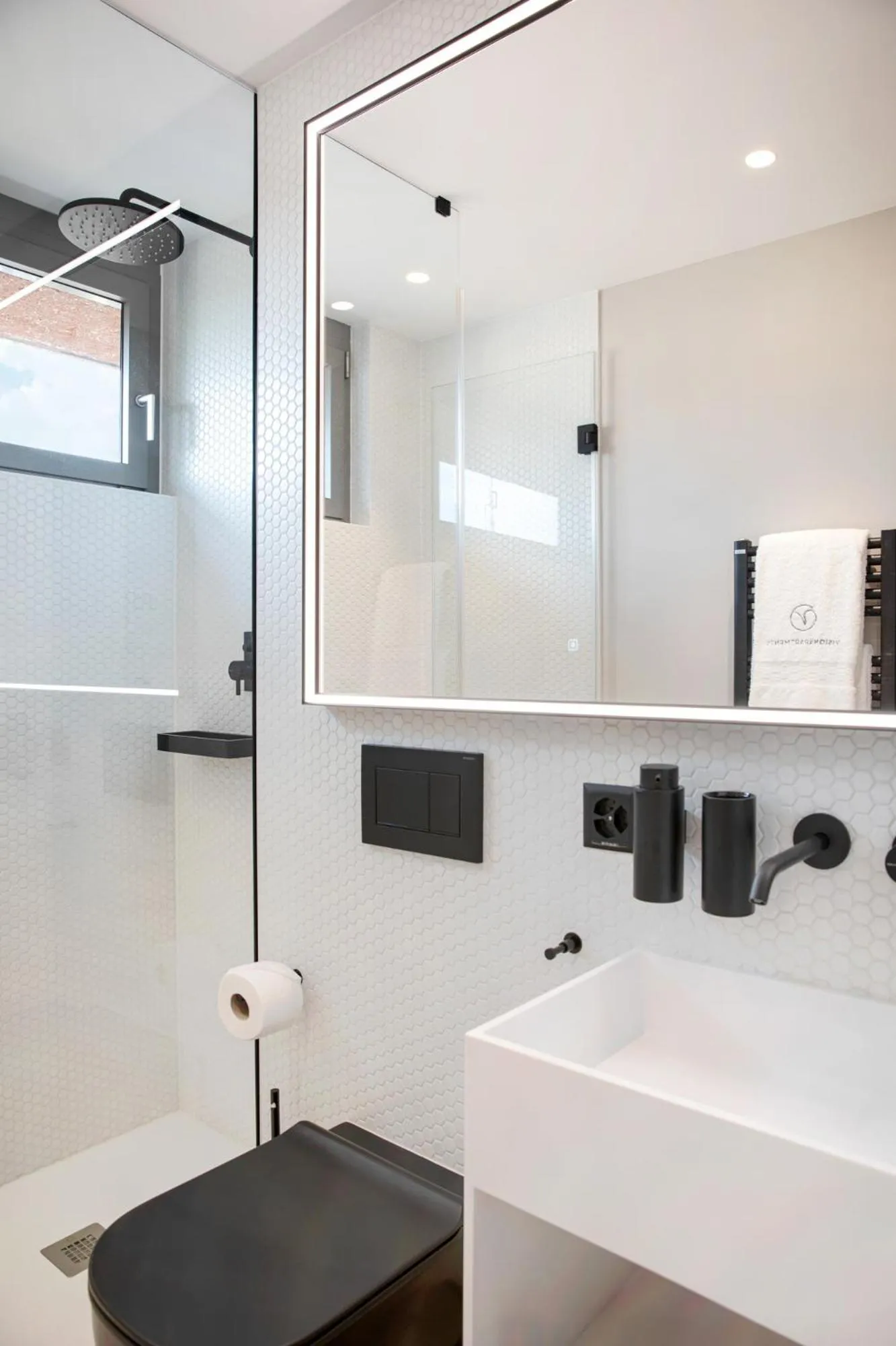 Toilet in VISIONAPARTMENTS Lugano - contactless check-in