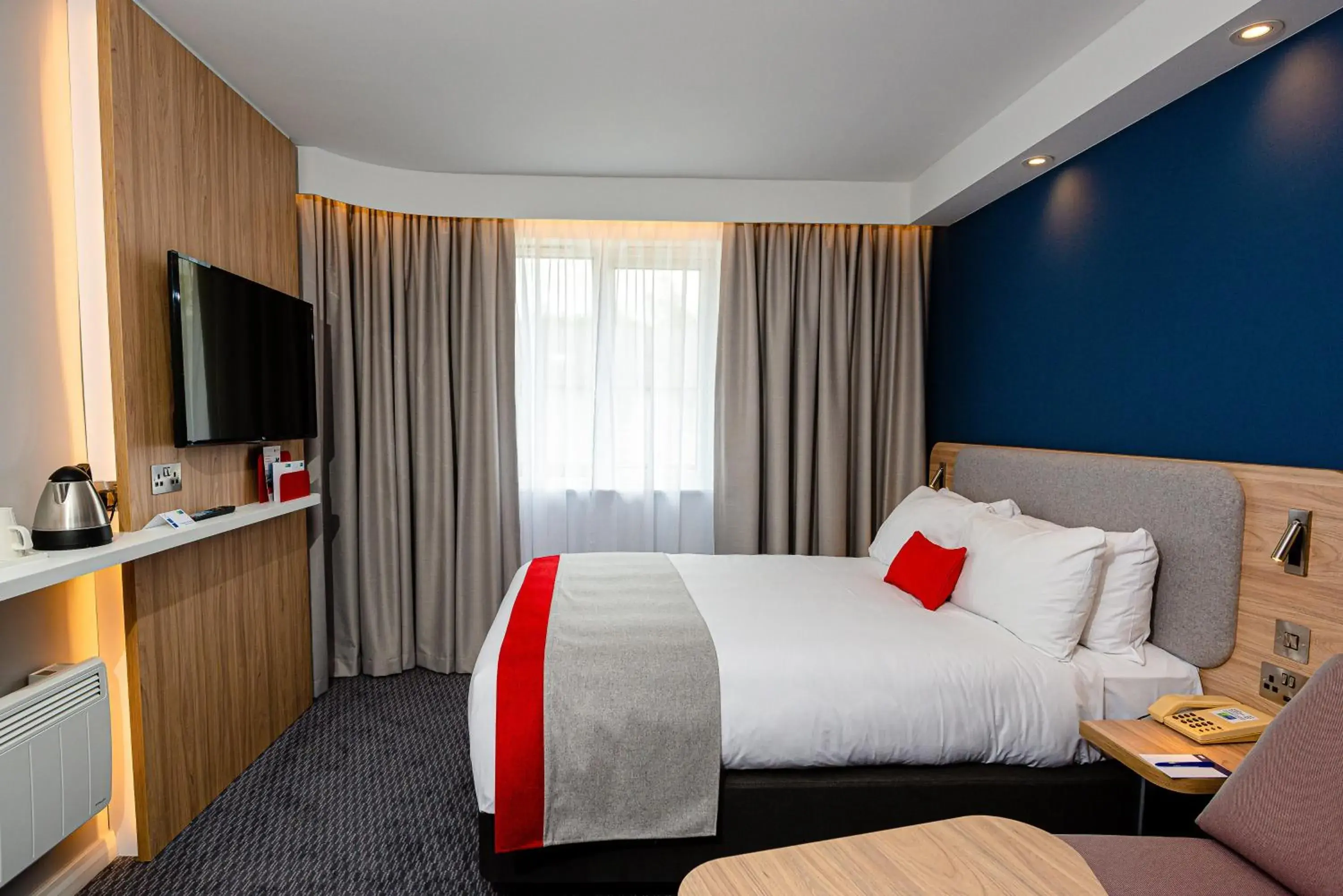 Double Room with Free Hot Breakfast - Accessible in Holiday Inn Express Canterbury by IHG Double Room with Free Hot Breakfast - Accessible in Holiday Inn Express Canterbury by IHG