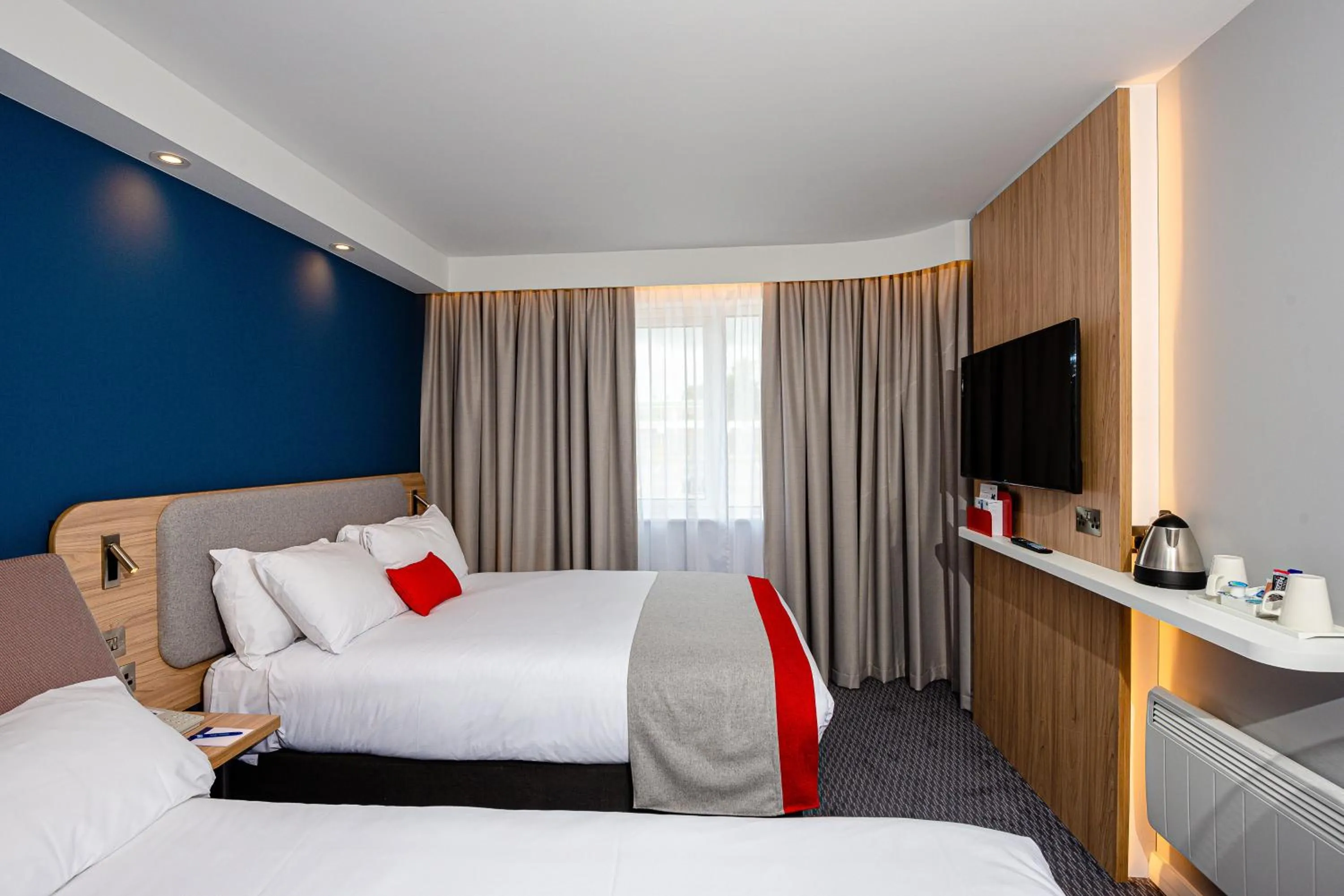 Photo of the whole room, Bed in Holiday Inn Express Canterbury by IHG