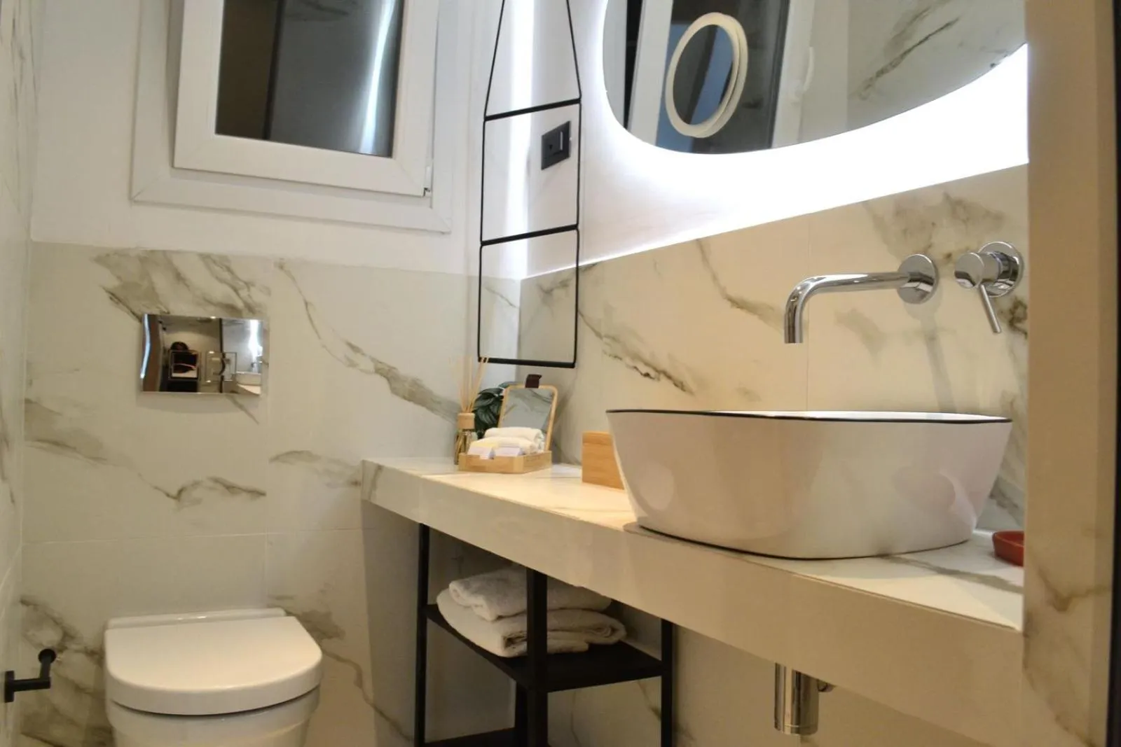 Shower in Anasa Hotel Athens