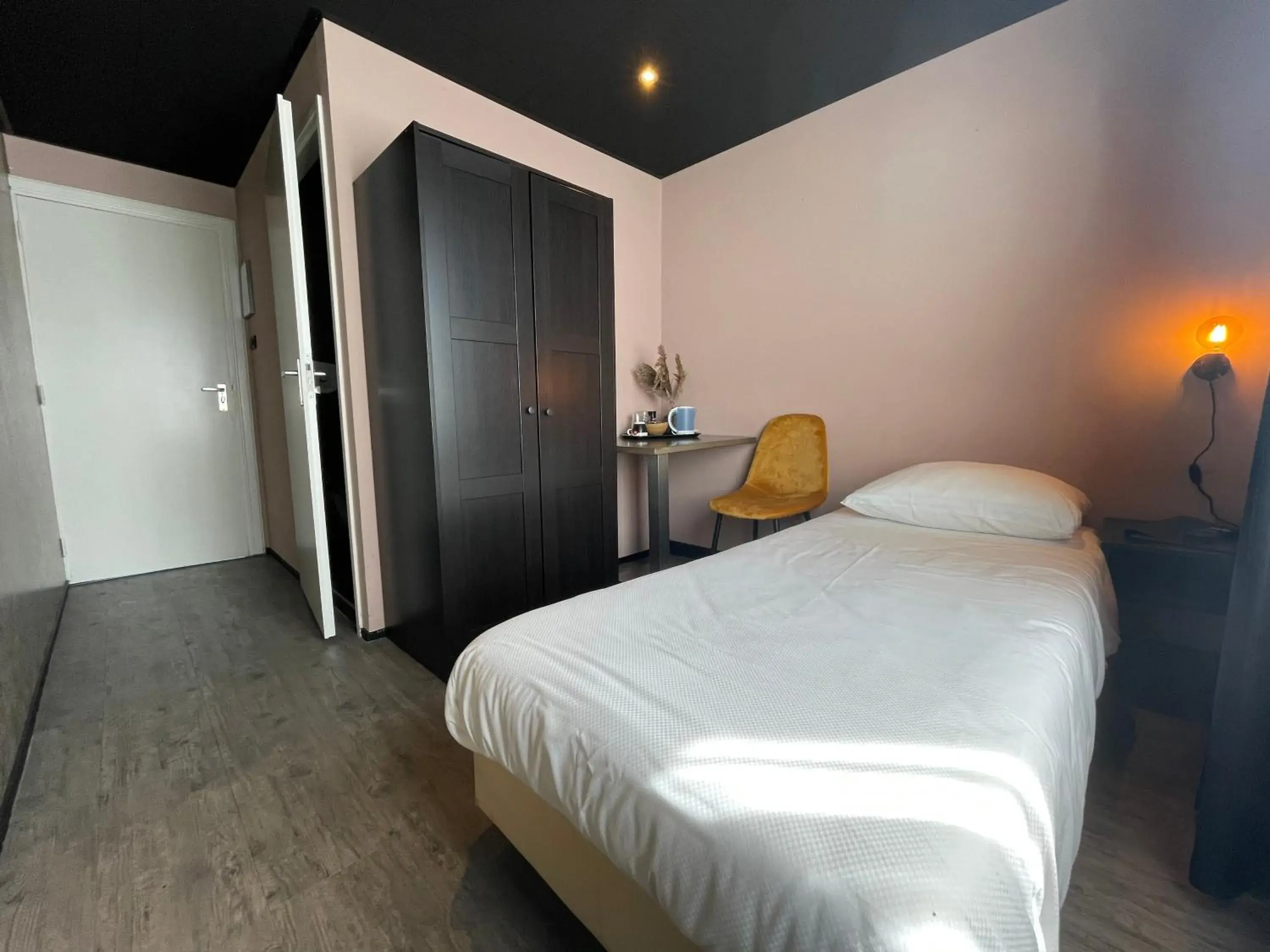 Single Room in Hotel Restaurant Anno Nu Single Room in Hotel Restaurant Anno Nu