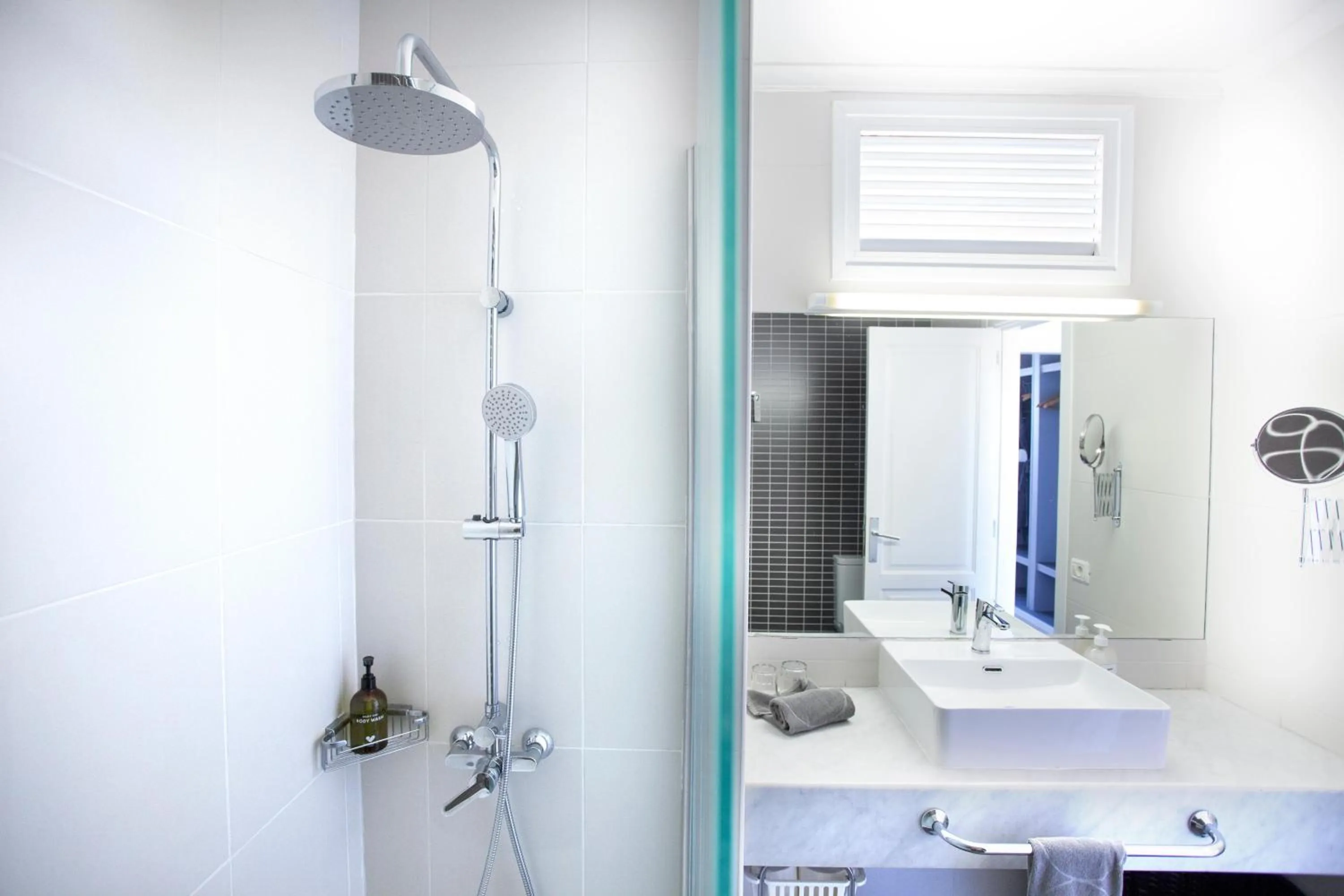 Bathroom in Coral Suites & Spa - Adults Only