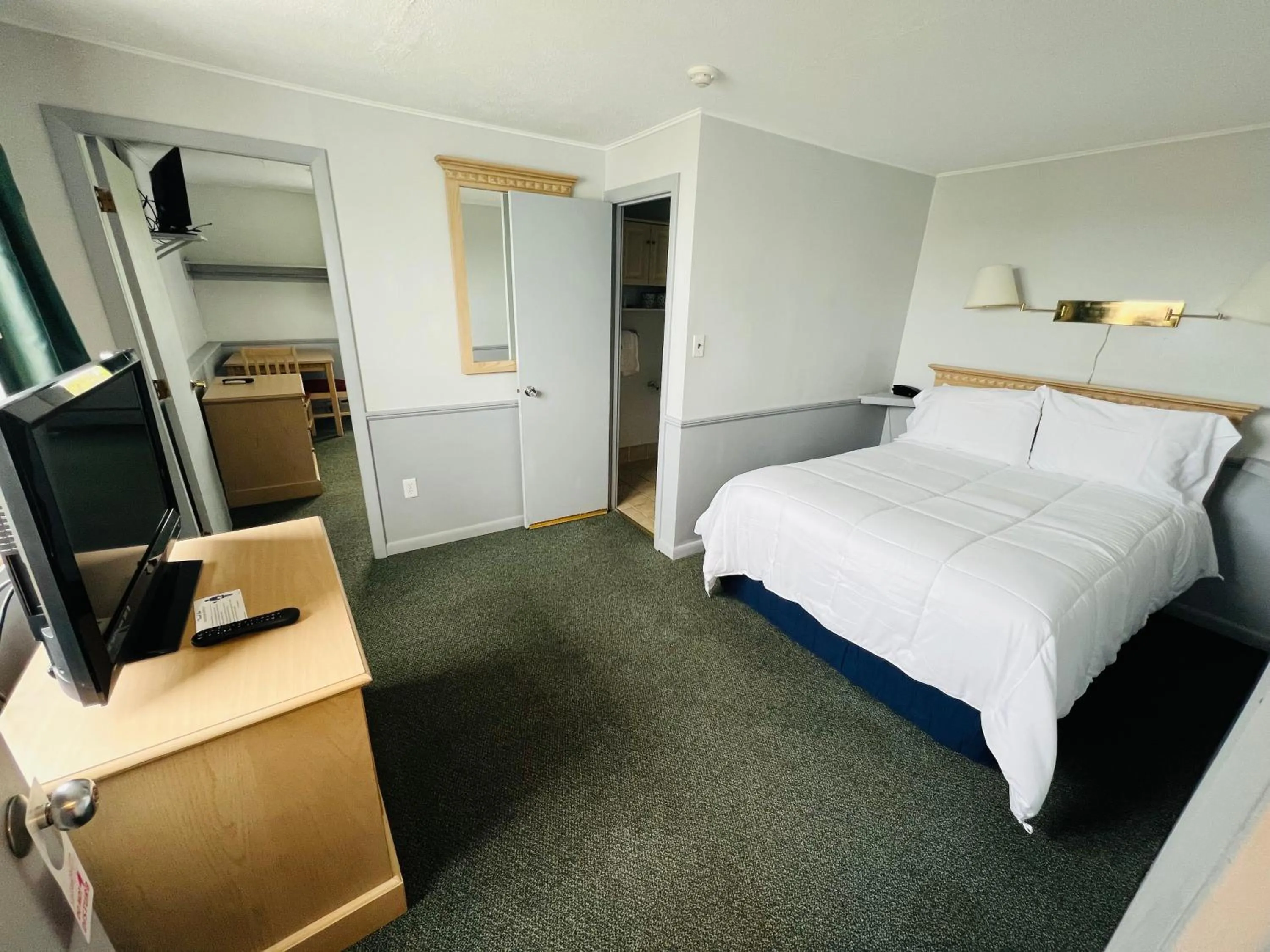Bedroom, Bed in Harbor Landing Resort