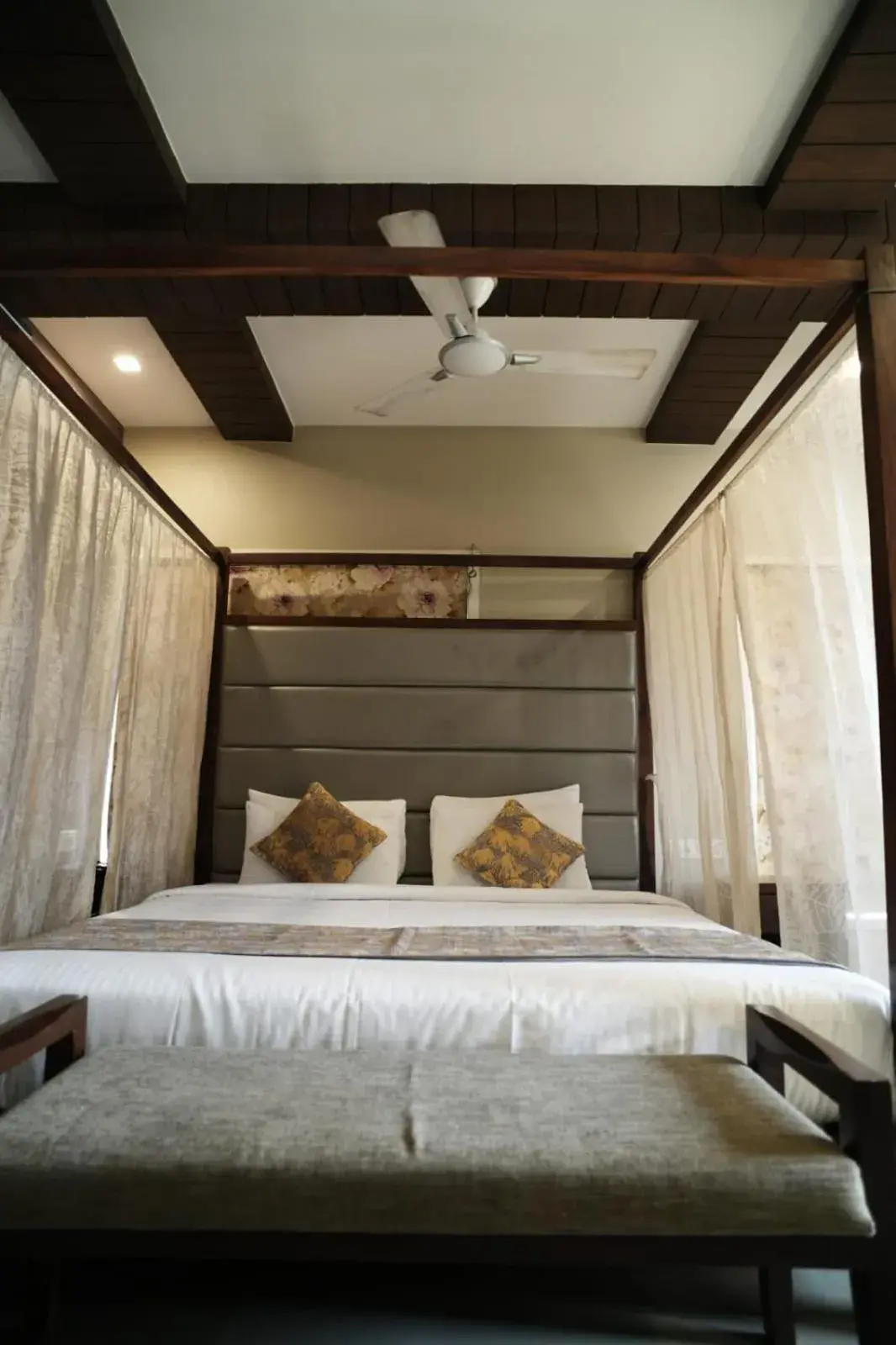 Bed in HOTEL GRANDEUR Bed in HOTEL GRANDEUR