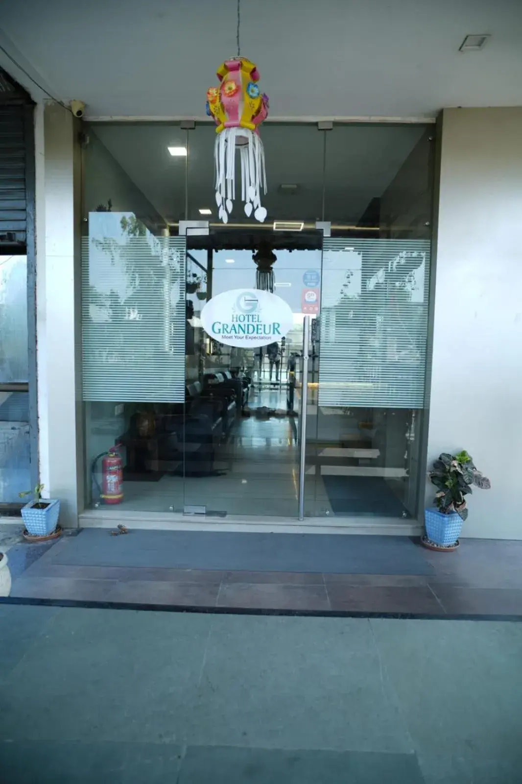 Facade/entrance in HOTEL GRANDEUR Facade/entrance in HOTEL GRANDEUR