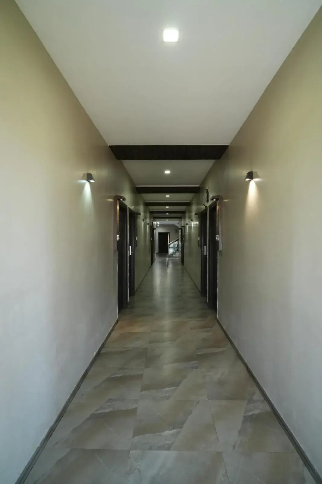 Lobby or reception in HOTEL GRANDEUR Lobby or reception in HOTEL GRANDEUR