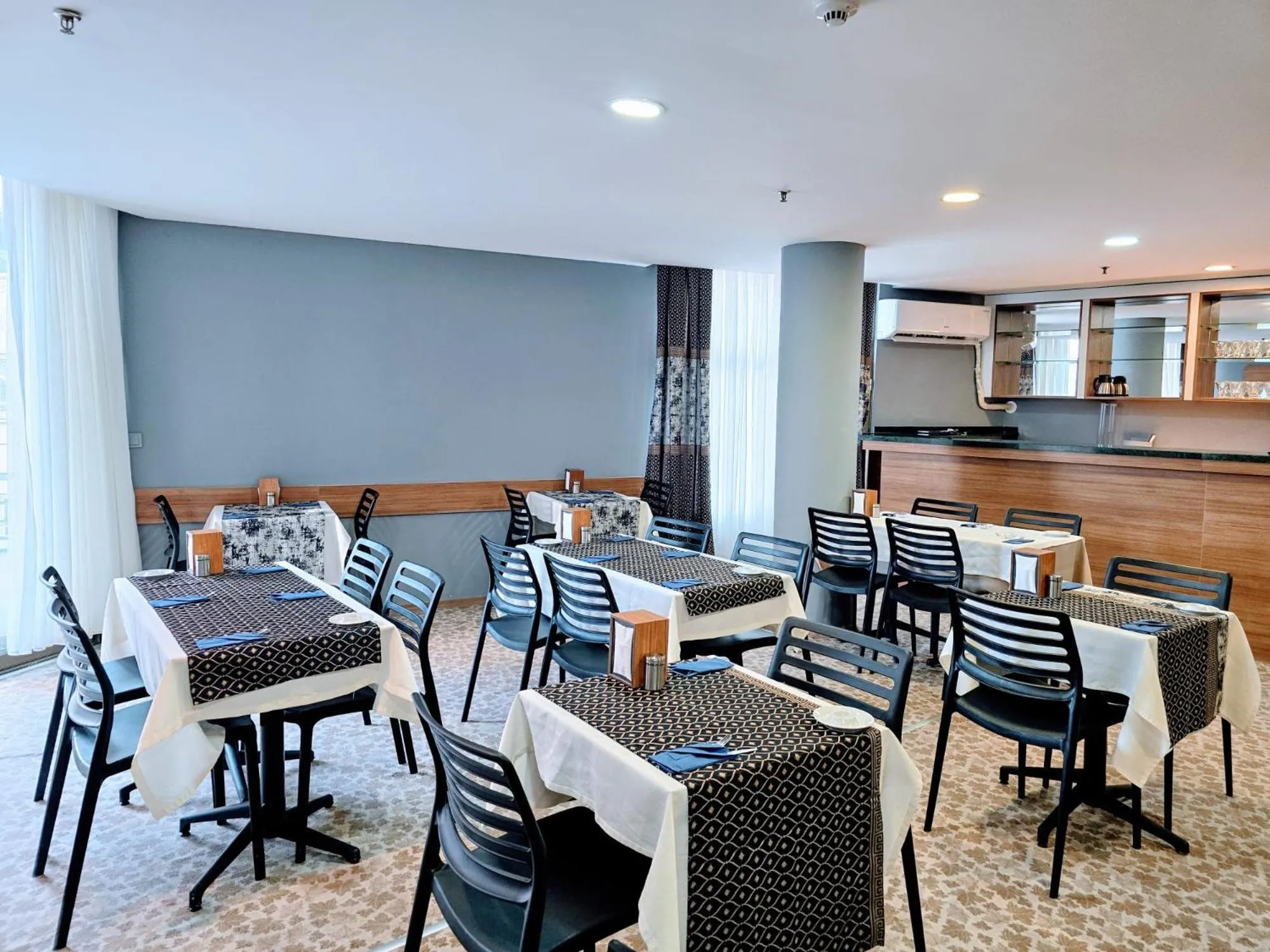 Coffee/tea facilities in Uyu Room Adana Hotel