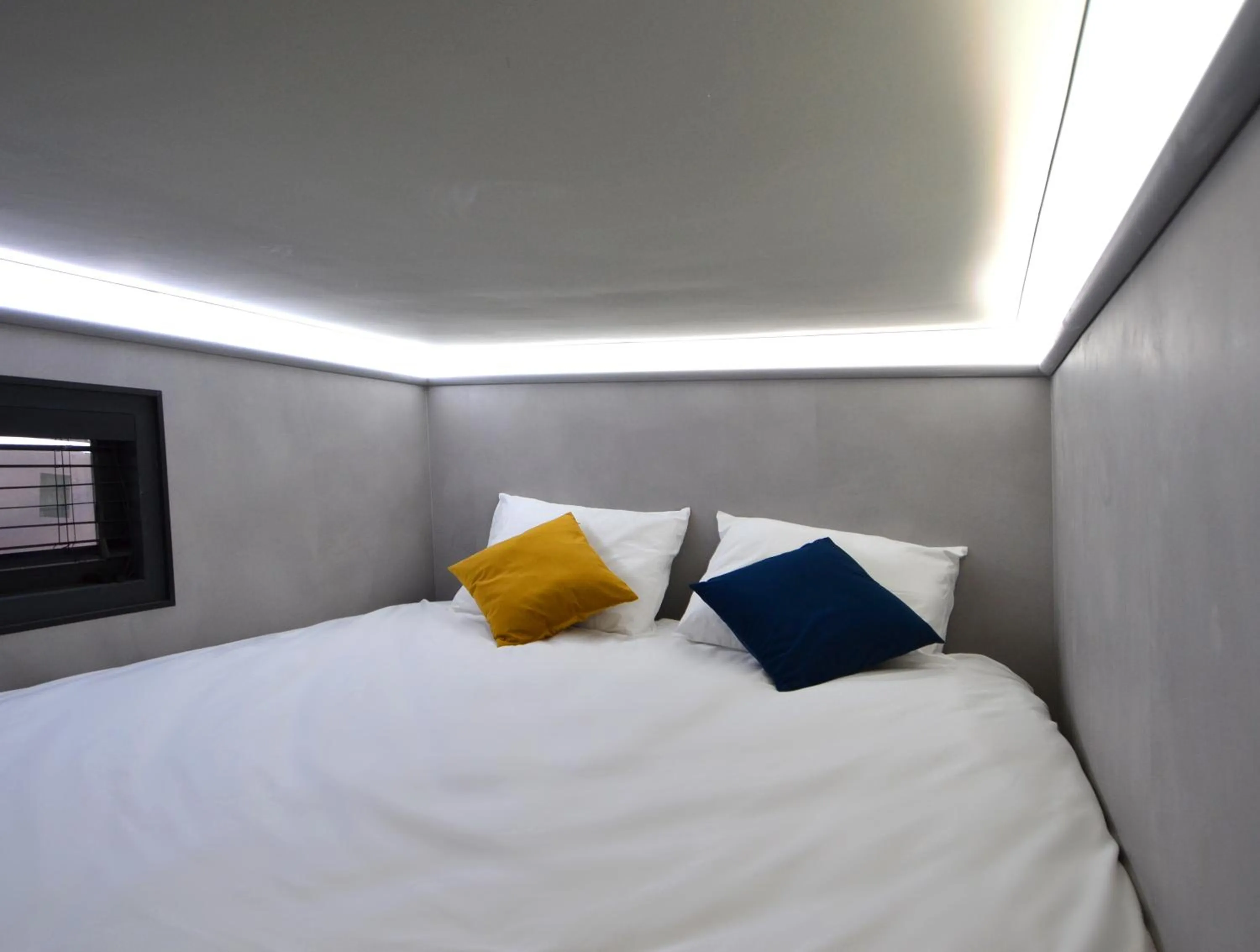 Bed in The Hyve Capsule hostel Amsterdam