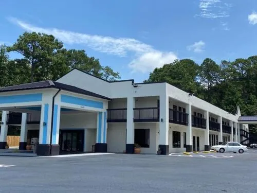 Speedway Inn & Suites