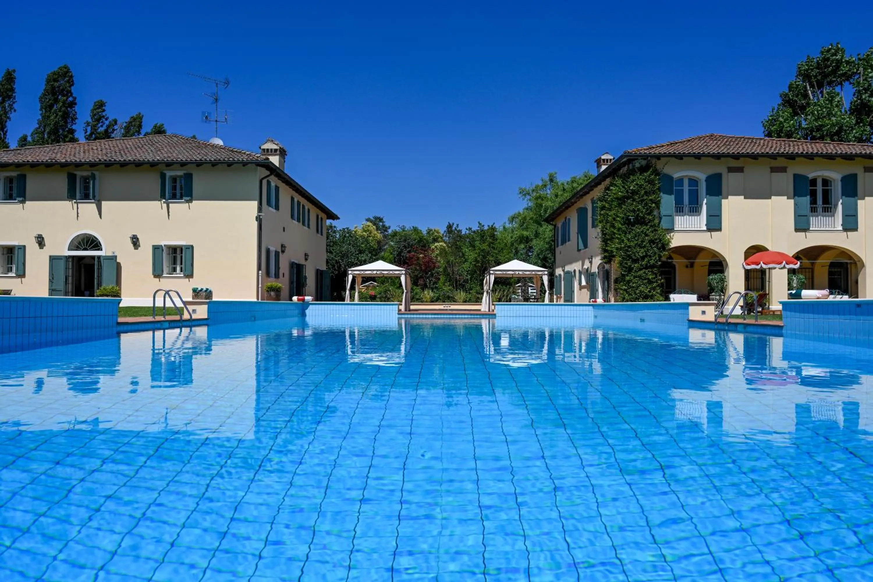 Property building in Elizabeth Country House, a Member of Design Hotels
