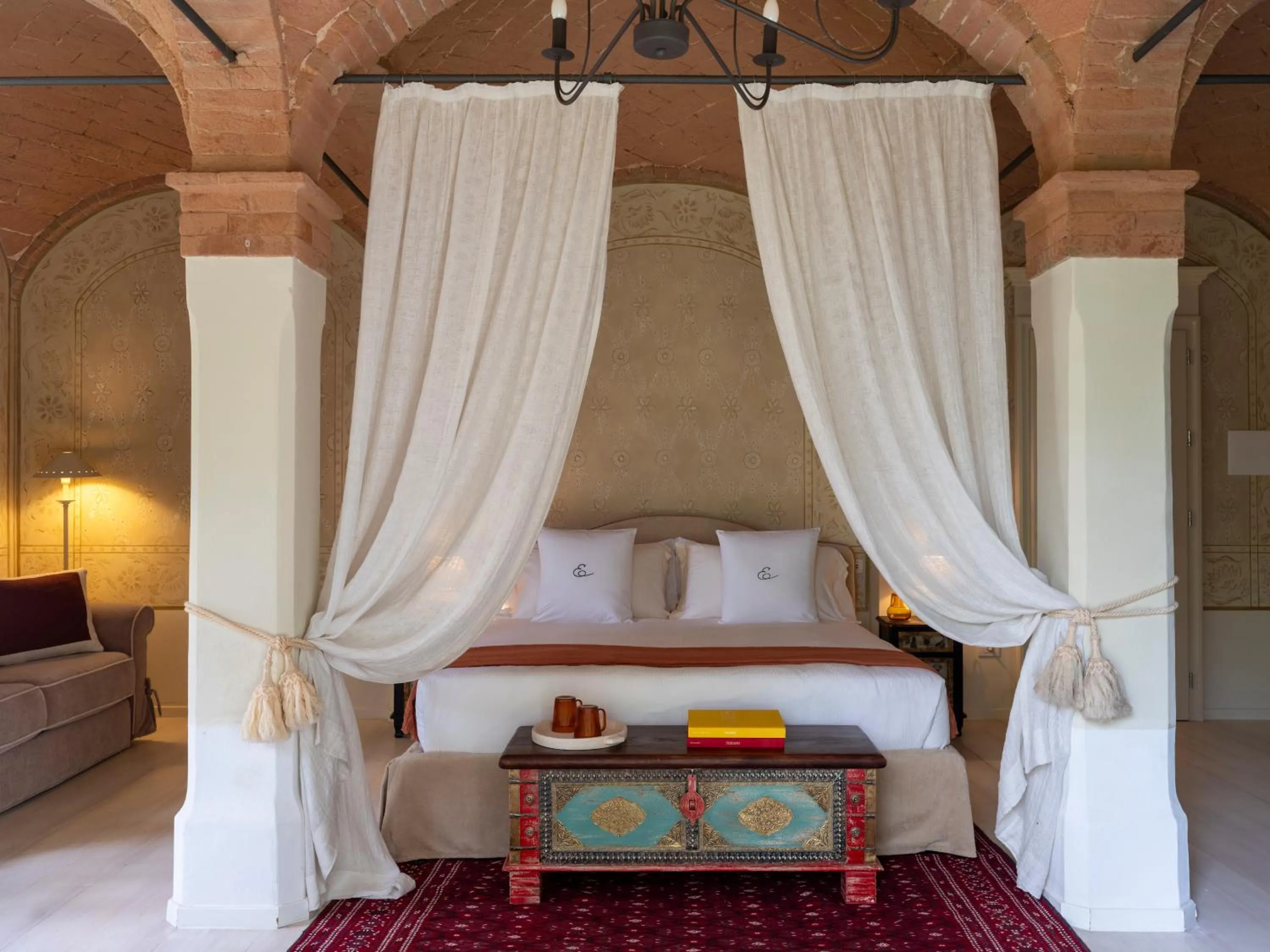 Bed in Elizabeth Country House, a Member of Design Hotels