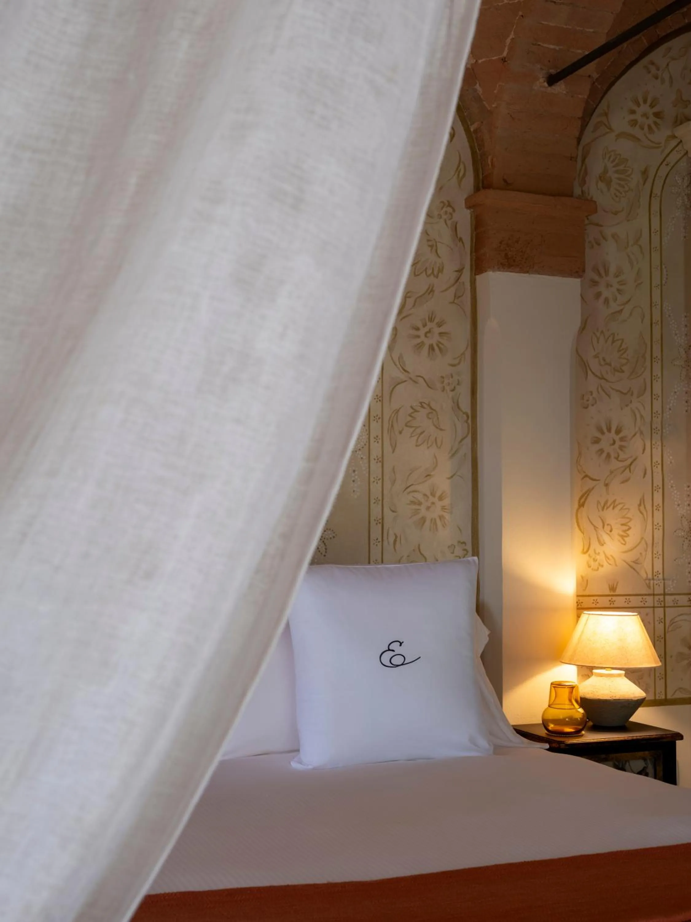 Bed in Elizabeth Country House, a Member of Design Hotels