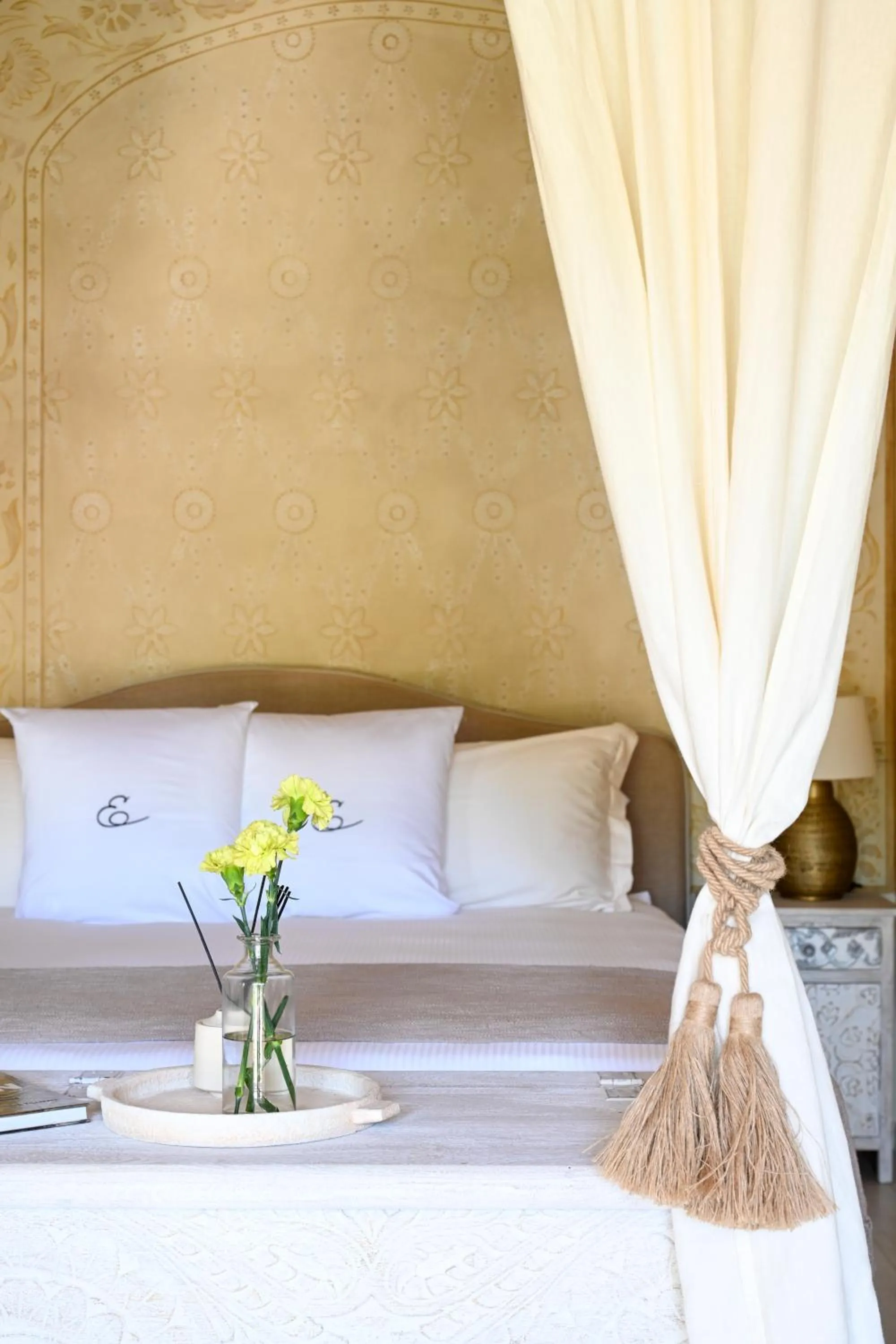 Bed in Elizabeth Country House, a Member of Design Hotels