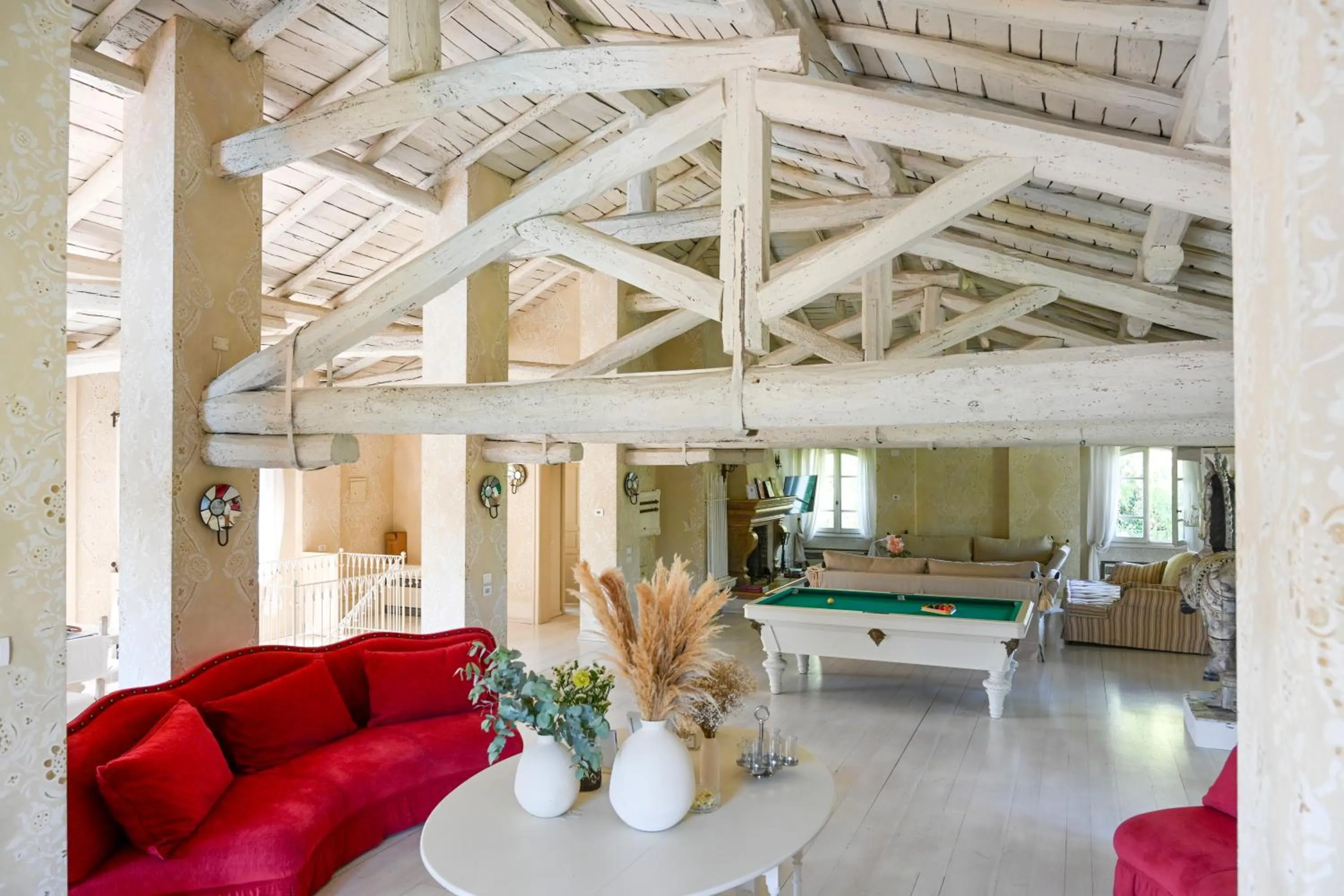 Communal lounge/ TV room in Elizabeth Country House, a Member of Design Hotels