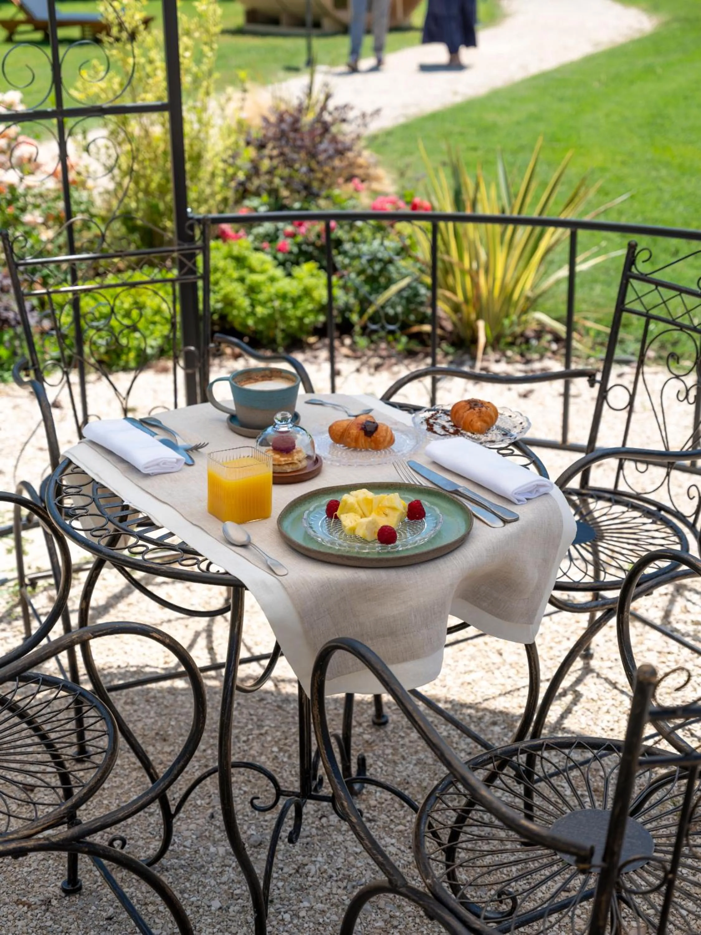 Garden in Elizabeth Country House, a Member of Design Hotels