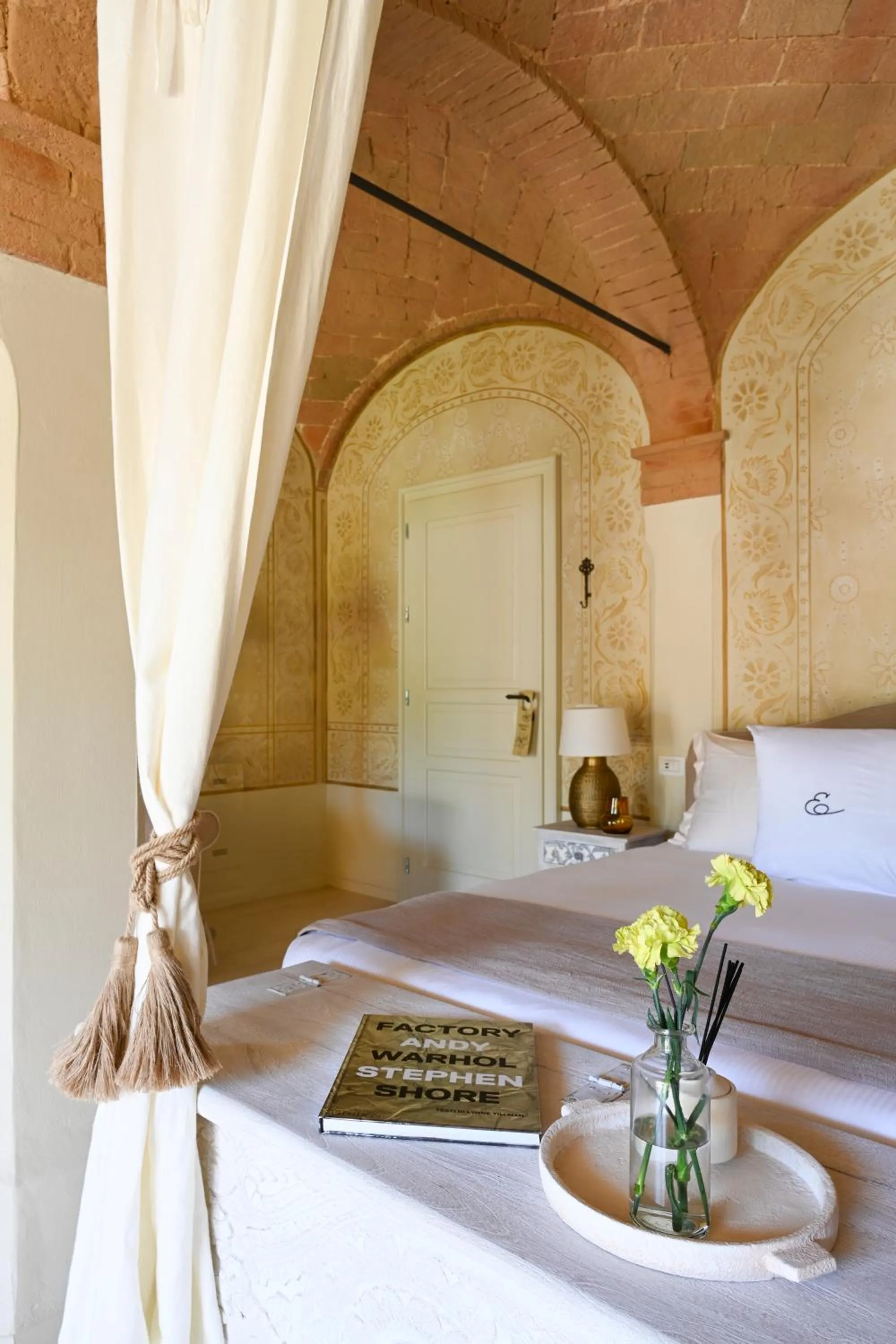 Bed in Elizabeth Country House, a Member of Design Hotels