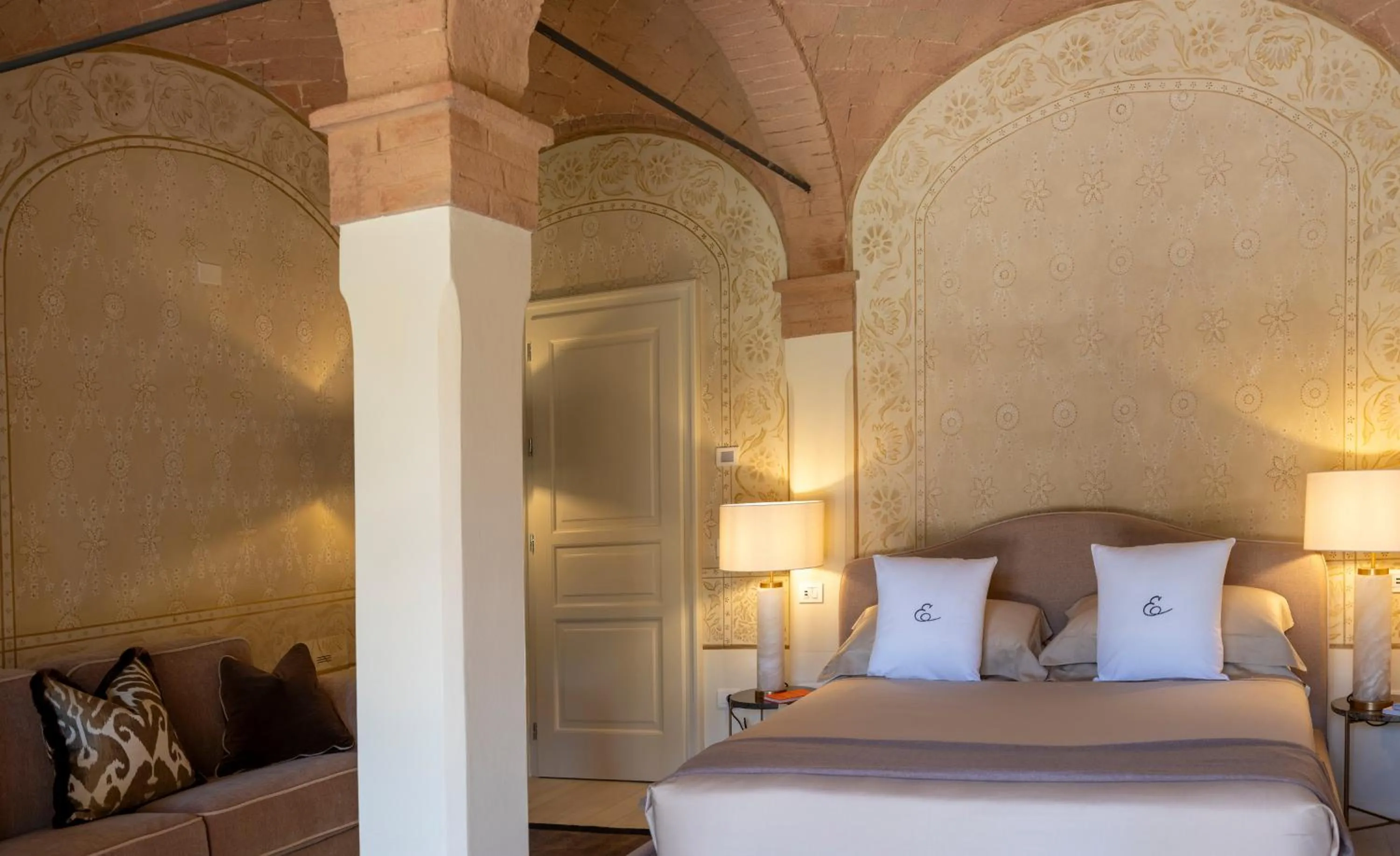 Bed in Elizabeth Country House, a Member of Design Hotels