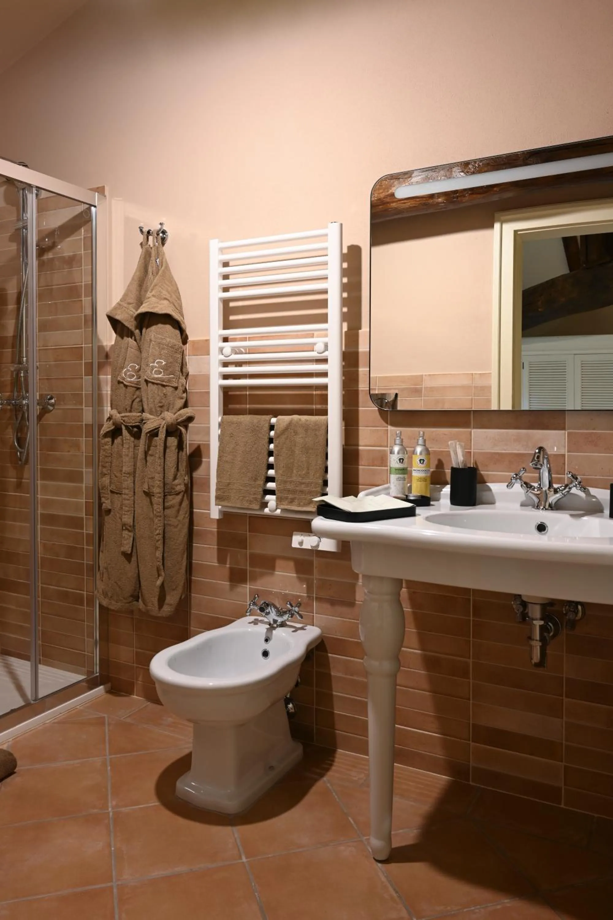 Shower in Elizabeth Country House, a Member of Design Hotels