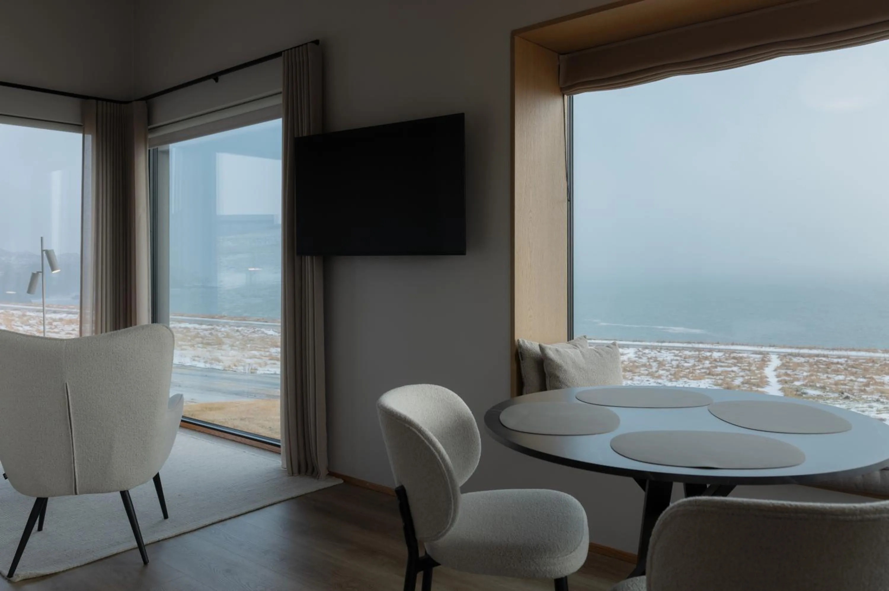 Peninsula Suites