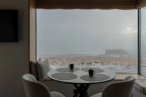 Peninsula Suites