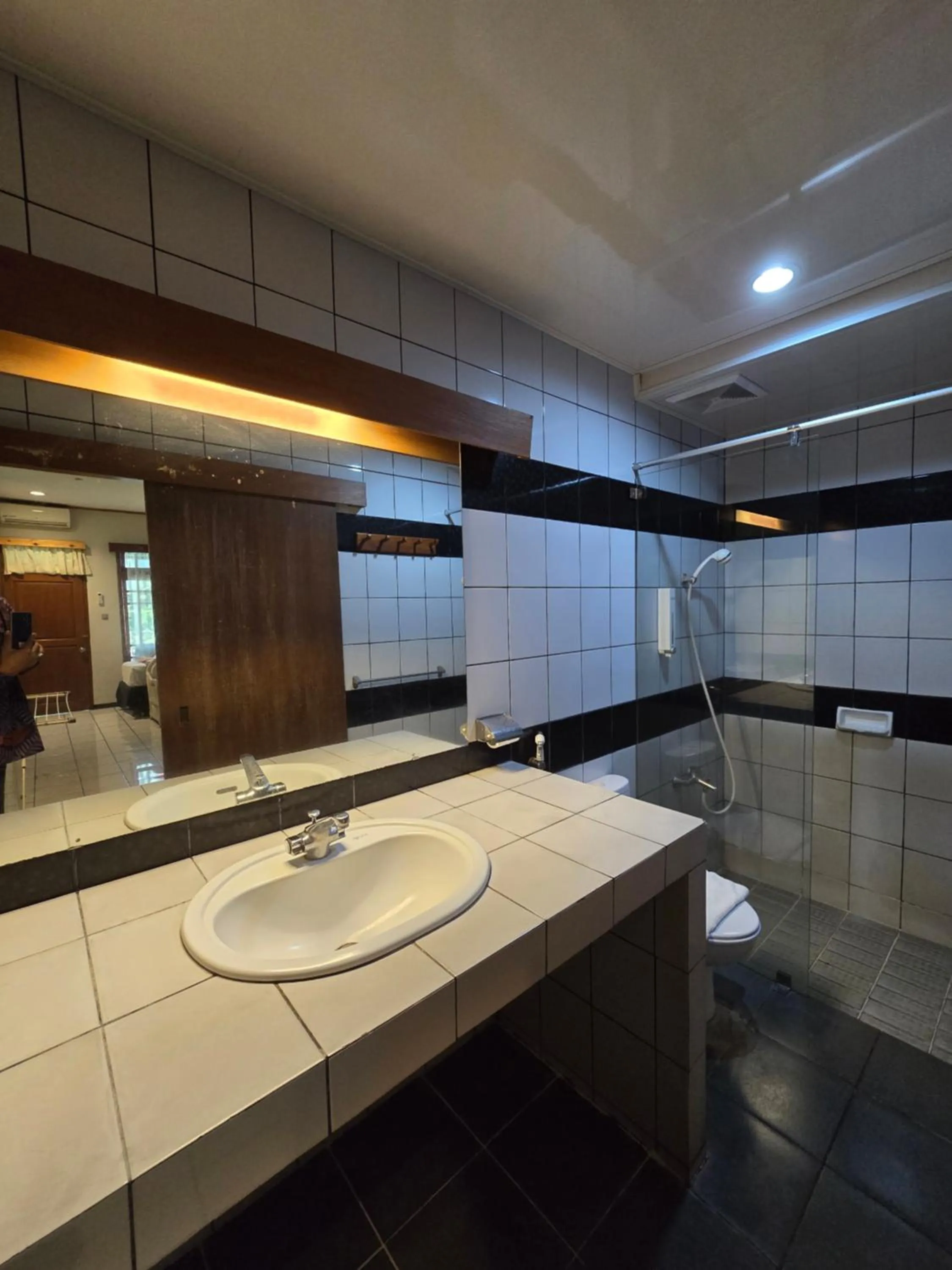 Toilet in Kusma Hotel Bandungan Semarang