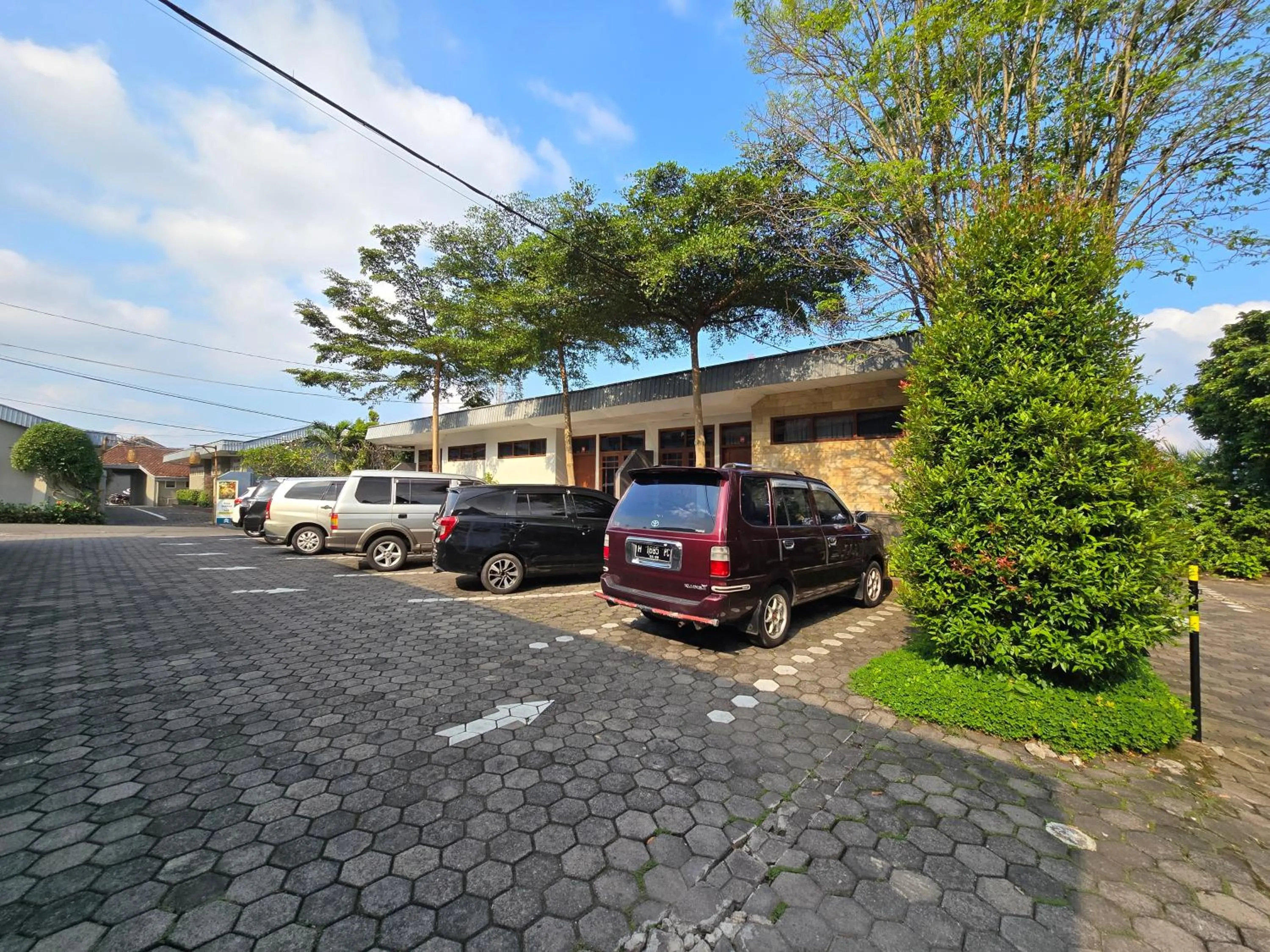 Parking in Kusma Hotel Bandungan Semarang