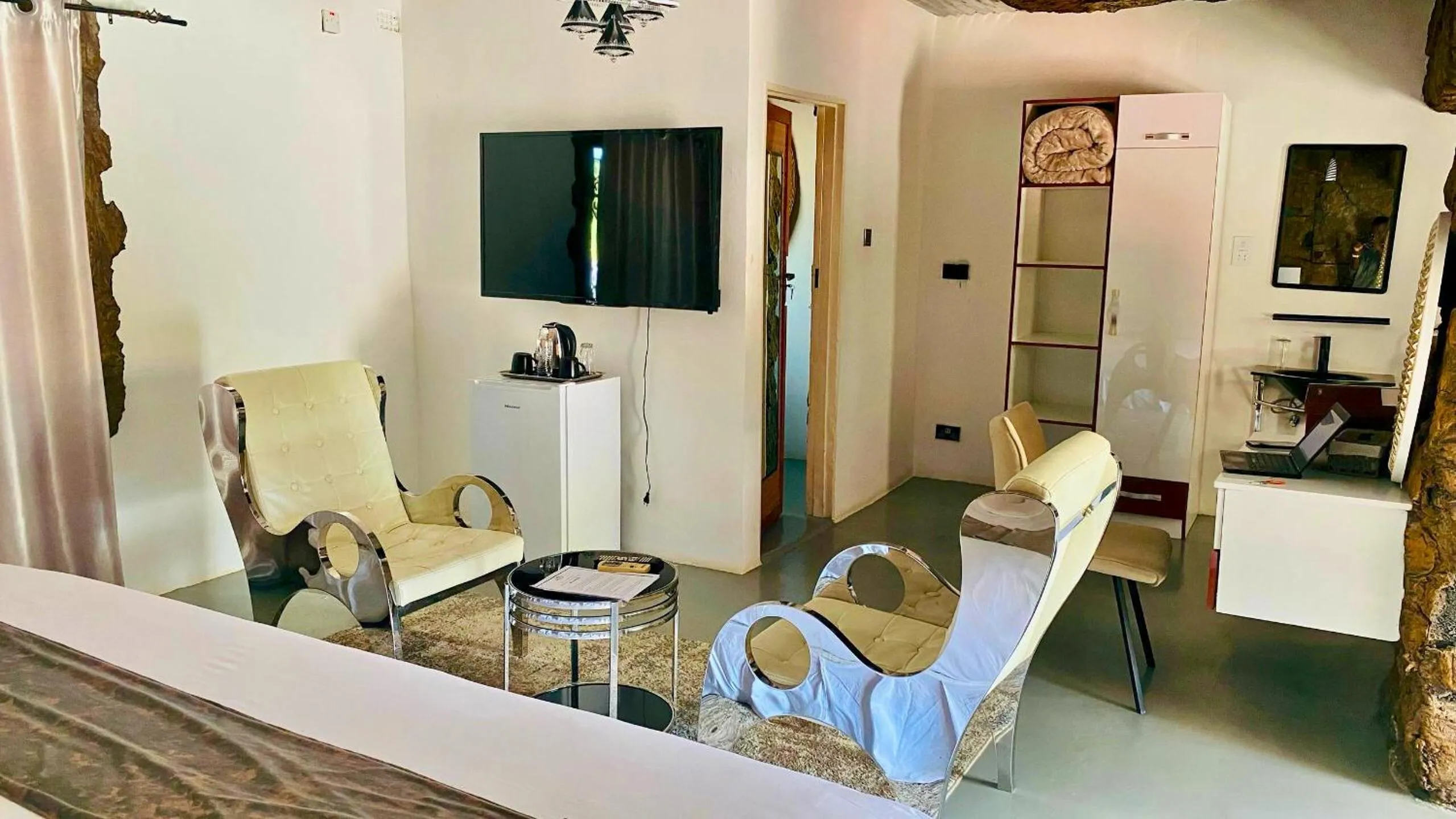 Living room in Rustiek Hotel