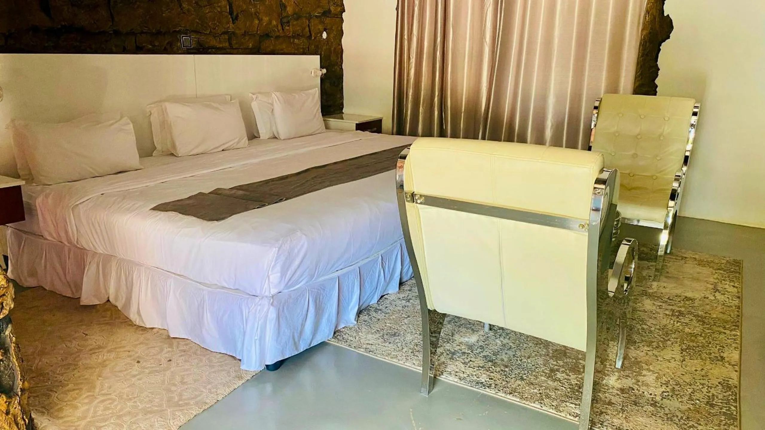 Bedroom in Rustiek Hotel